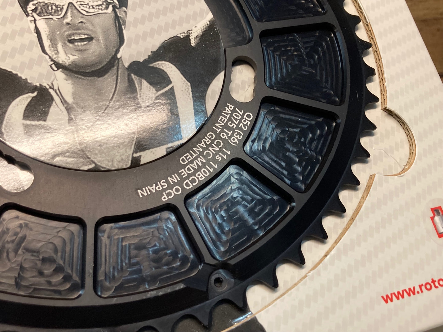 IN013 ローター ROTOR QRINGS Qarbon チェーンリング BCD110 52T 4arm