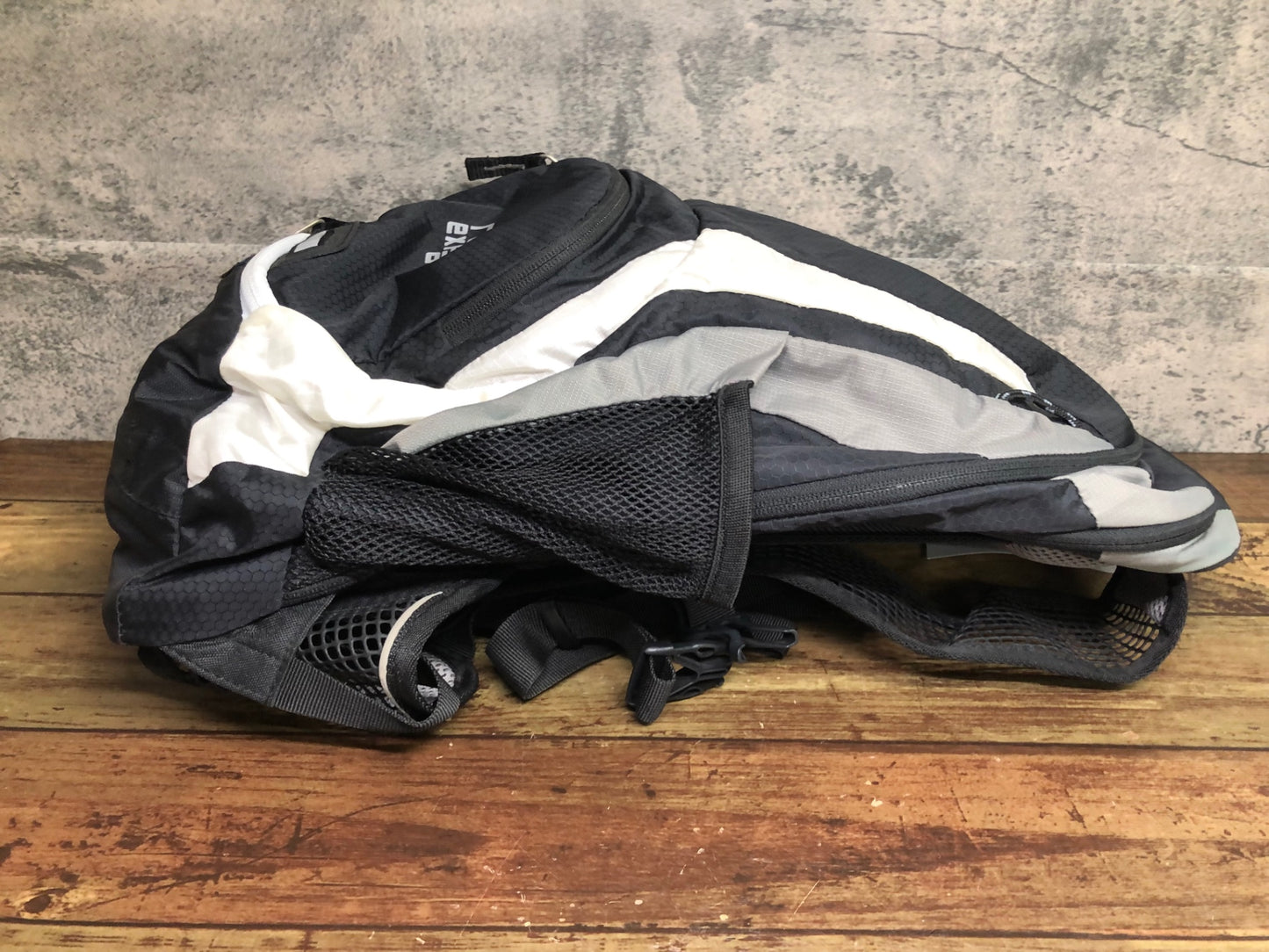 HA664 ドイター deuter  レース RACE exp air リュックサック バックパック 黒グレー 汚れあり