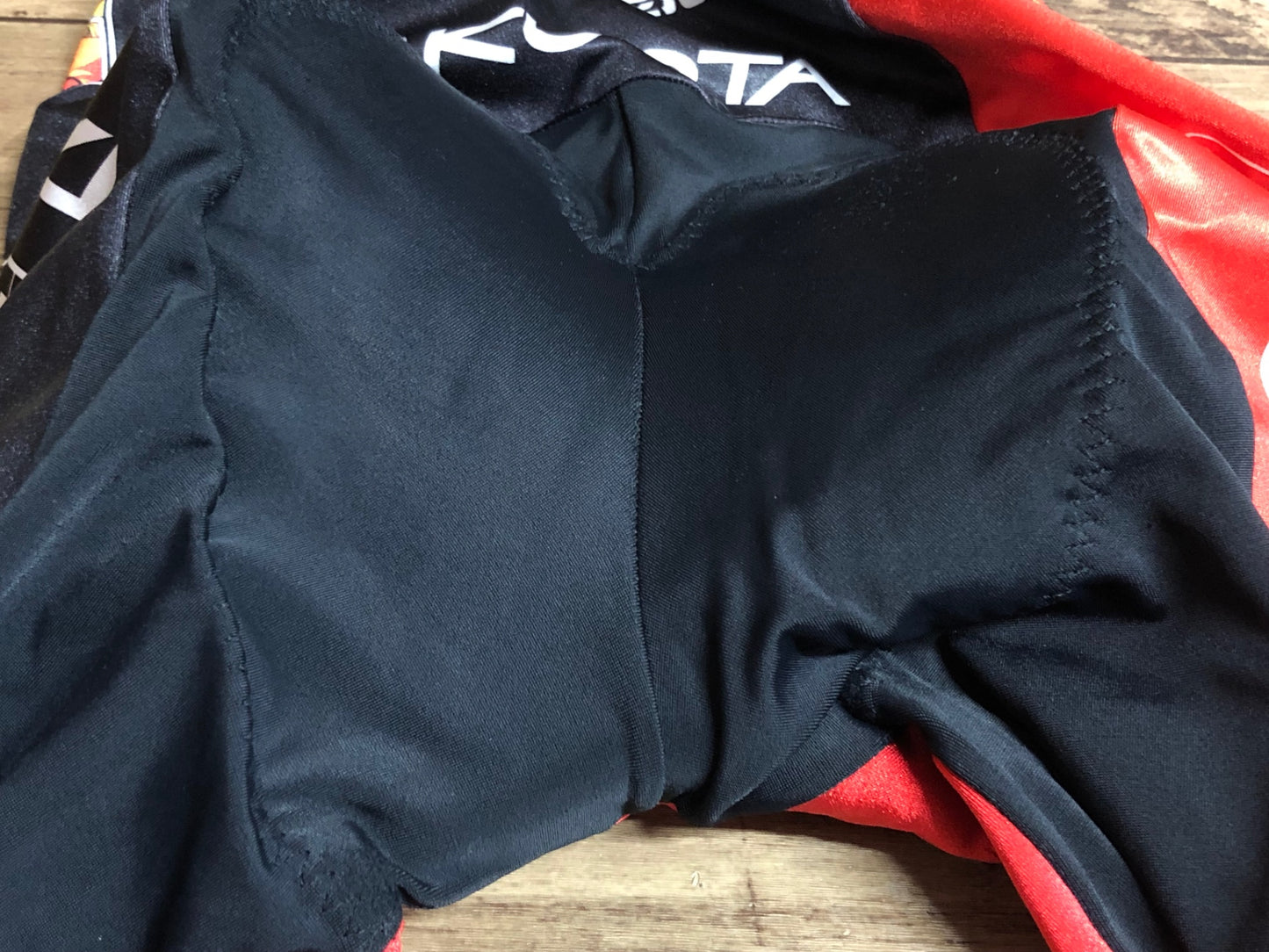 IS113 パールイズミ PEARL iZUMi ビブショーツ 黒 赤 M 宇都宮ブリッツェン