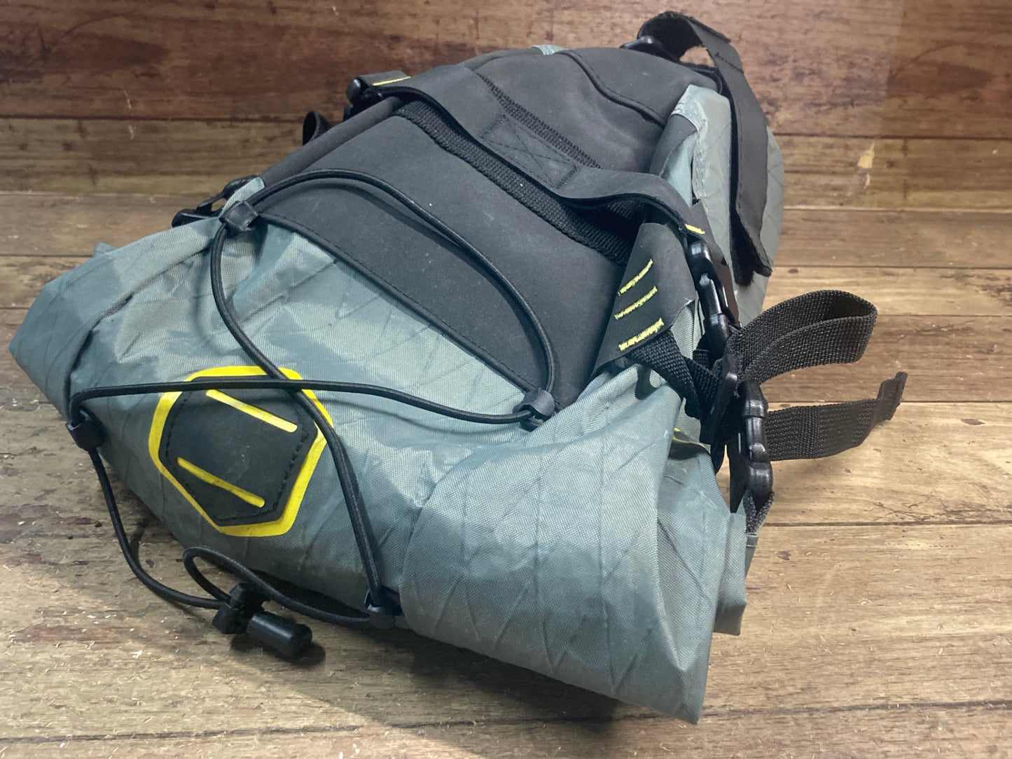 IE722 アピデュラ APIDURA サドルバッグ