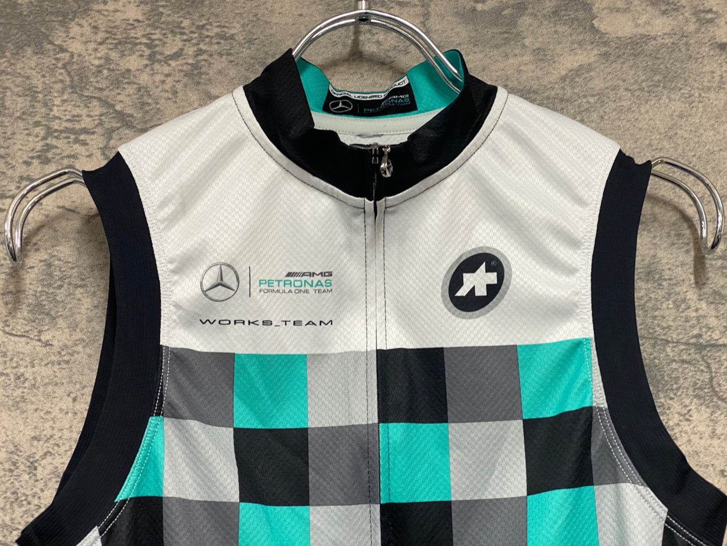 JB901 アソス ASSOS AMG NS.WORKS TEAM JERSEY EVO8 ノースリーブ サイクルジャージ 白 黒 緑 ※Sサイズ相当