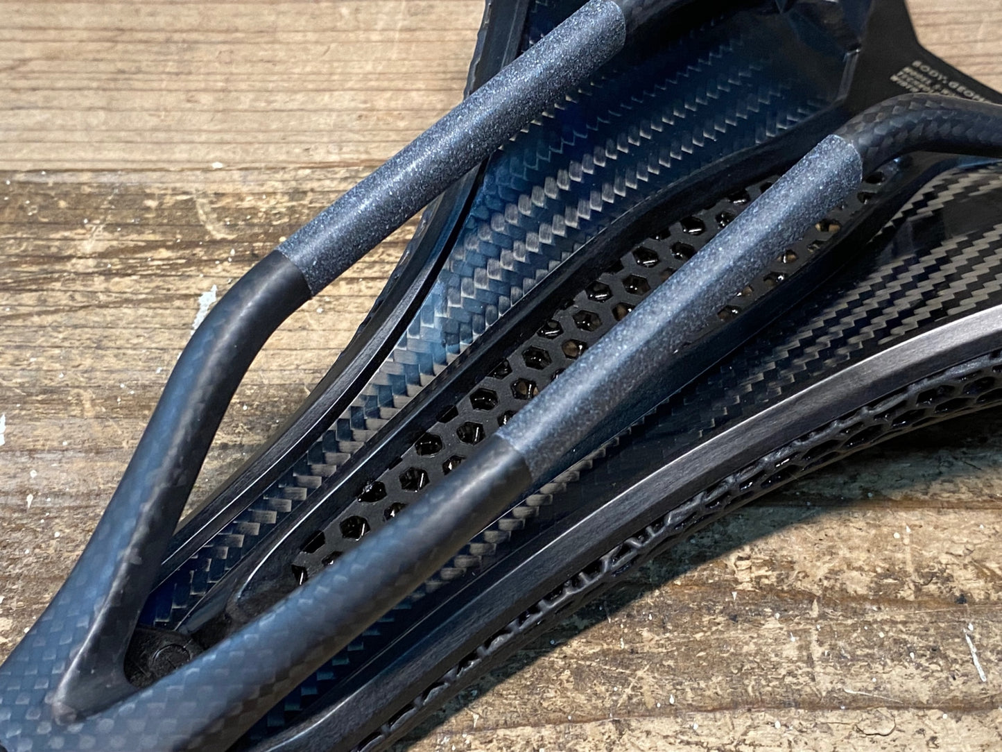 IY558 スペシャライズド SPECIALIZED エスワークス S-WORKS ROMIN EVO MIRROR サドル 黒 143mm