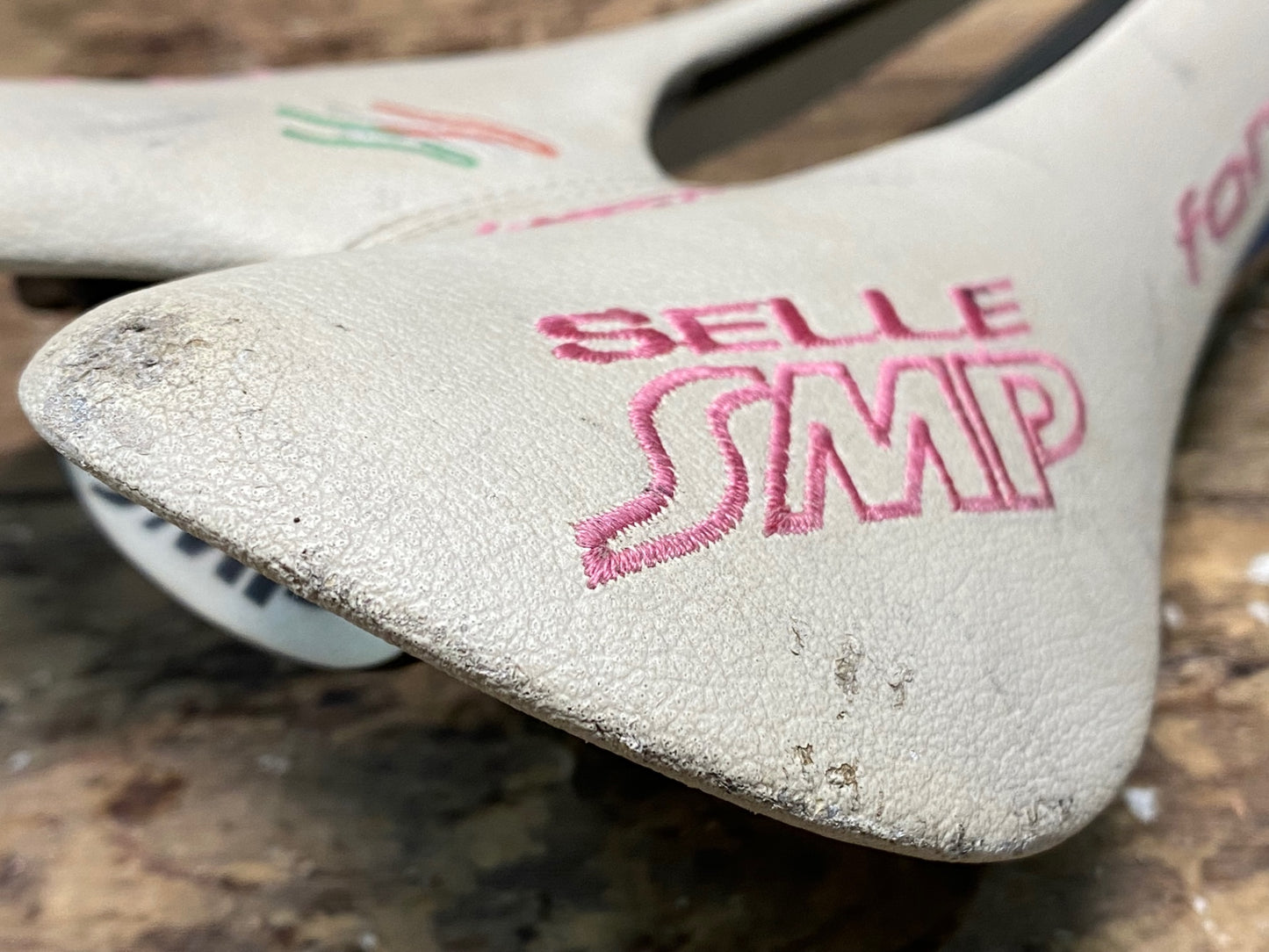 IM928 SELLE SMP FORMA LADY サドル 白 135mm