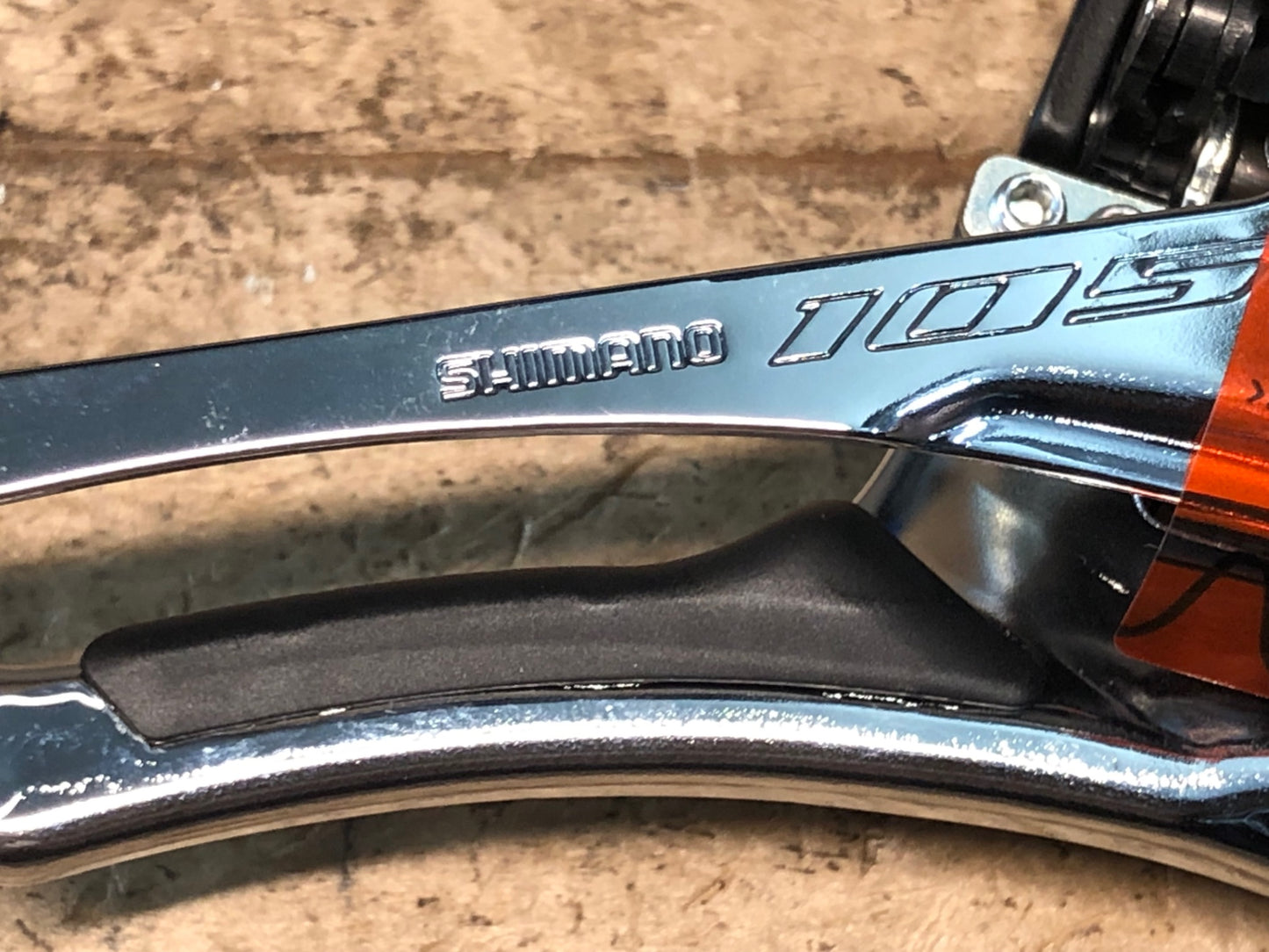 JD049 シマノ SHIMANO 105 FD-R7000 フロントディレイラー 未使用