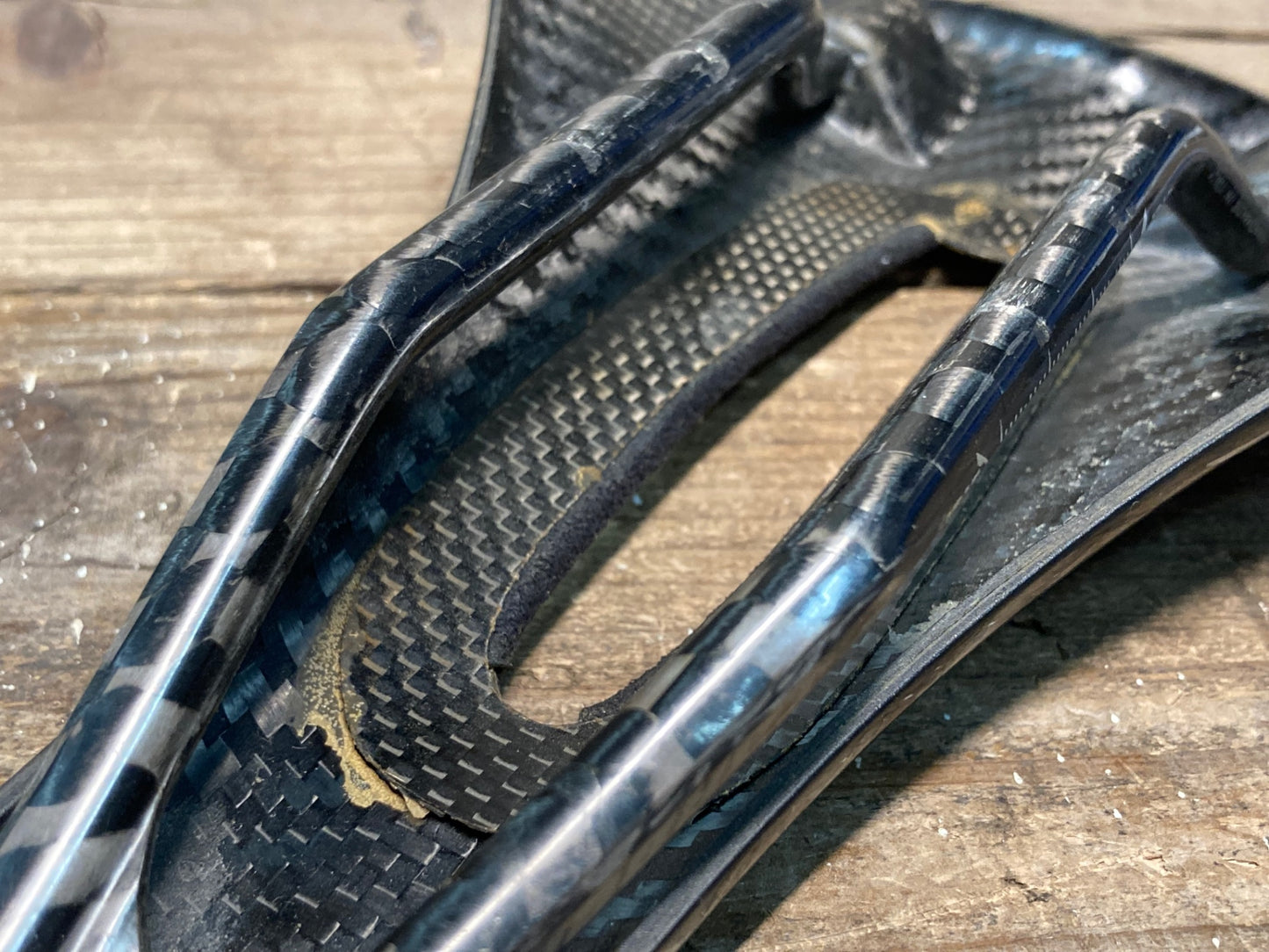 IQ579 セライタリア selle ITALIA SLR TEKNOLOGIKA FLOW カーボンレール サドル