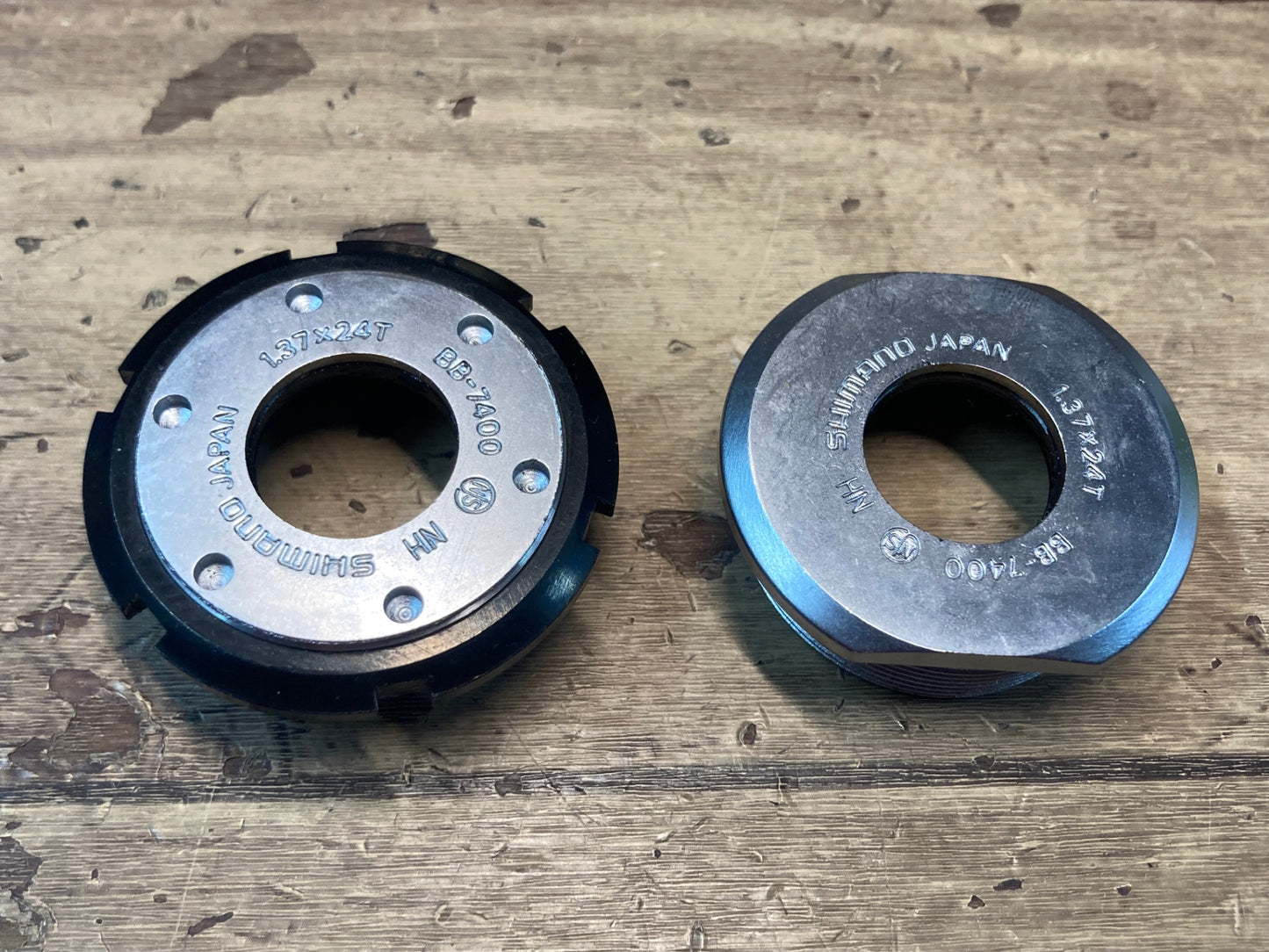 IJ102 シマノ SHIMANO デュラエース DURA-ACE BB-7400 ボトムブラケット スクエアテーパー JIS 未使用品