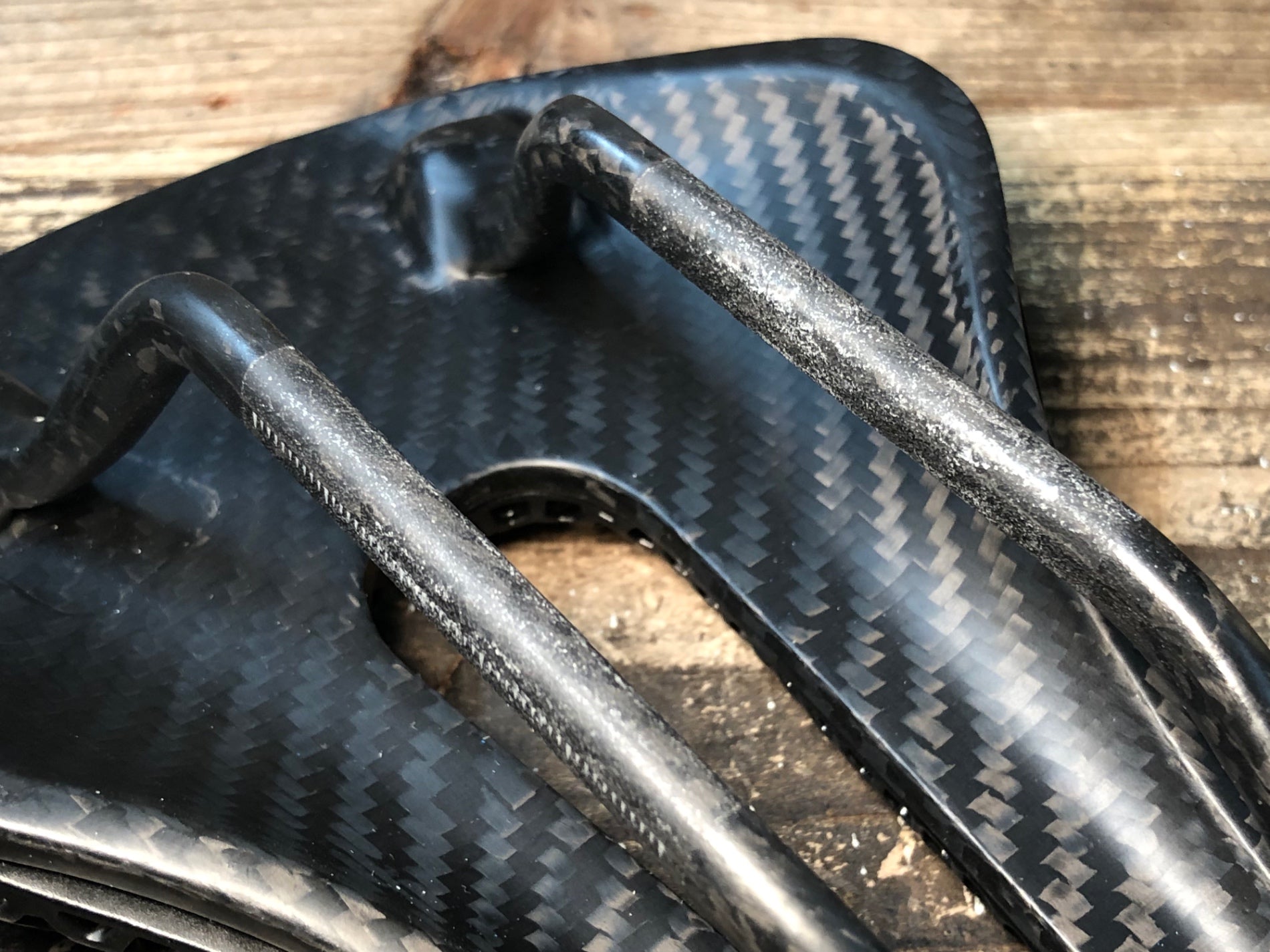 IT565 TNI 3Dprinting サドル 黒 カーボン – BICI AMORE EQ STORE