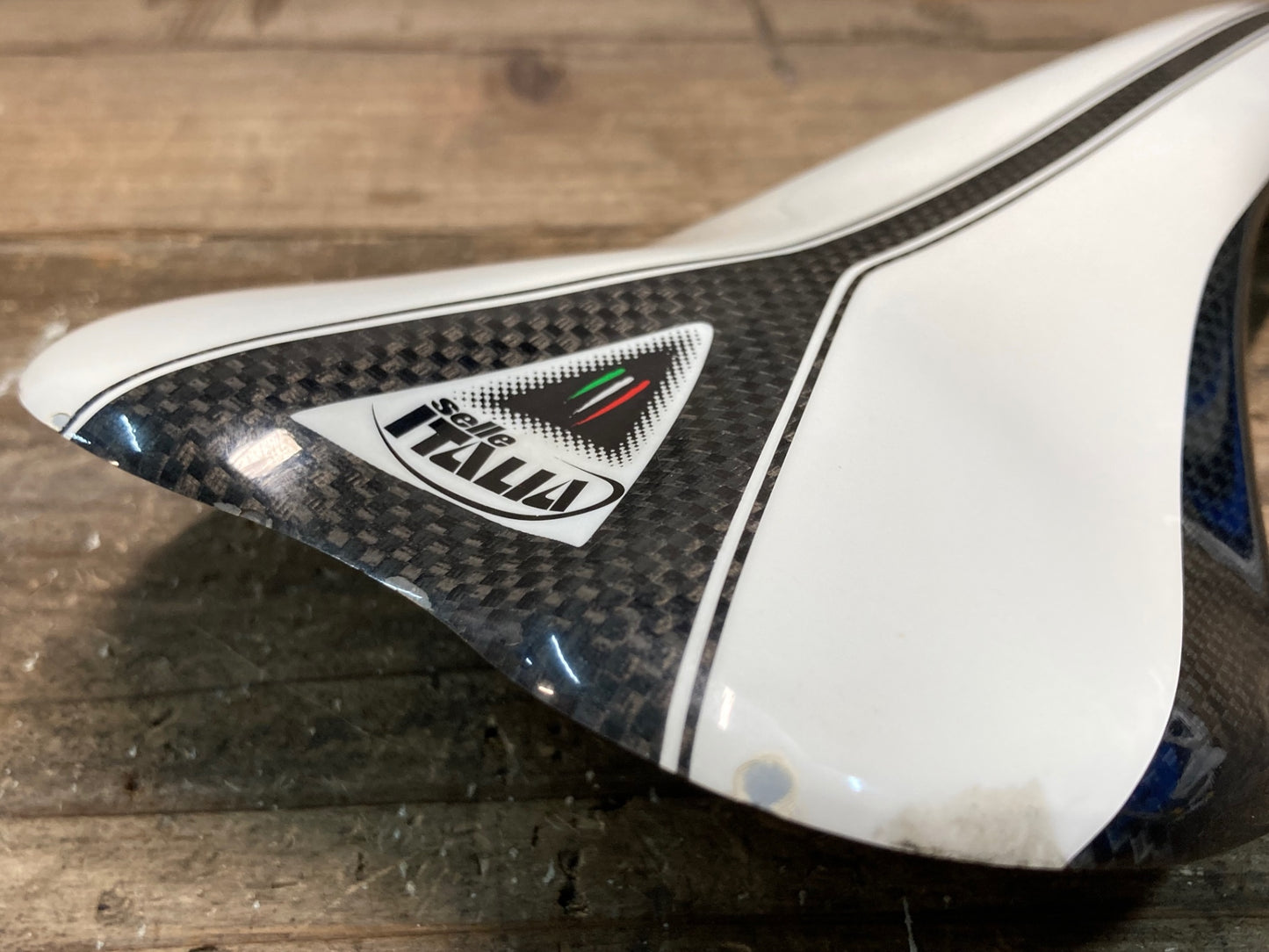 IQ578 セライタリア selle ITALIA C64 フルカーボン サドル 白