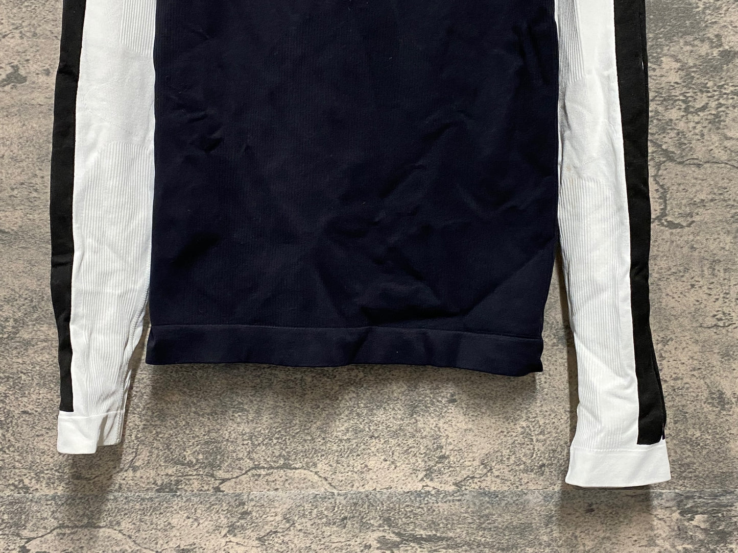 JB297 アソス assos SKINFOIL 4.4 長袖 ベースレイヤー 黒 白 SIZE Ⅱ WINTER