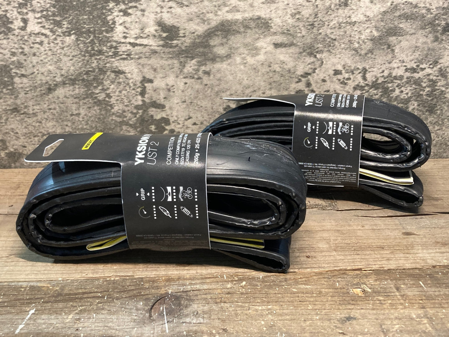 IO110 マヴィック MAVIC イクシオン YKSION PRO UST 2 700C×25C 二本セット