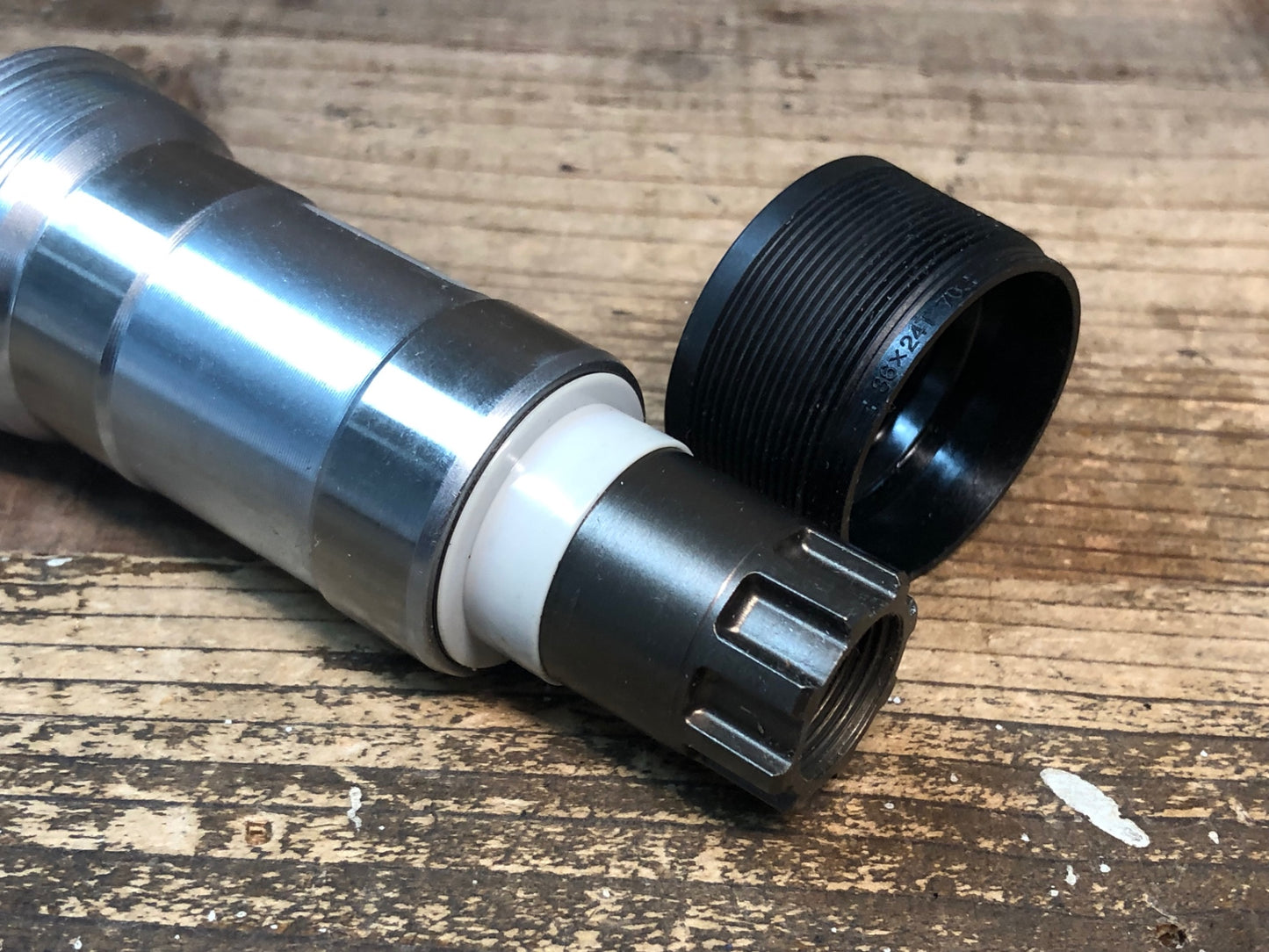 IS195 シマノ SHIMANO BB-ES30 ボトムブラケット オクタリンク