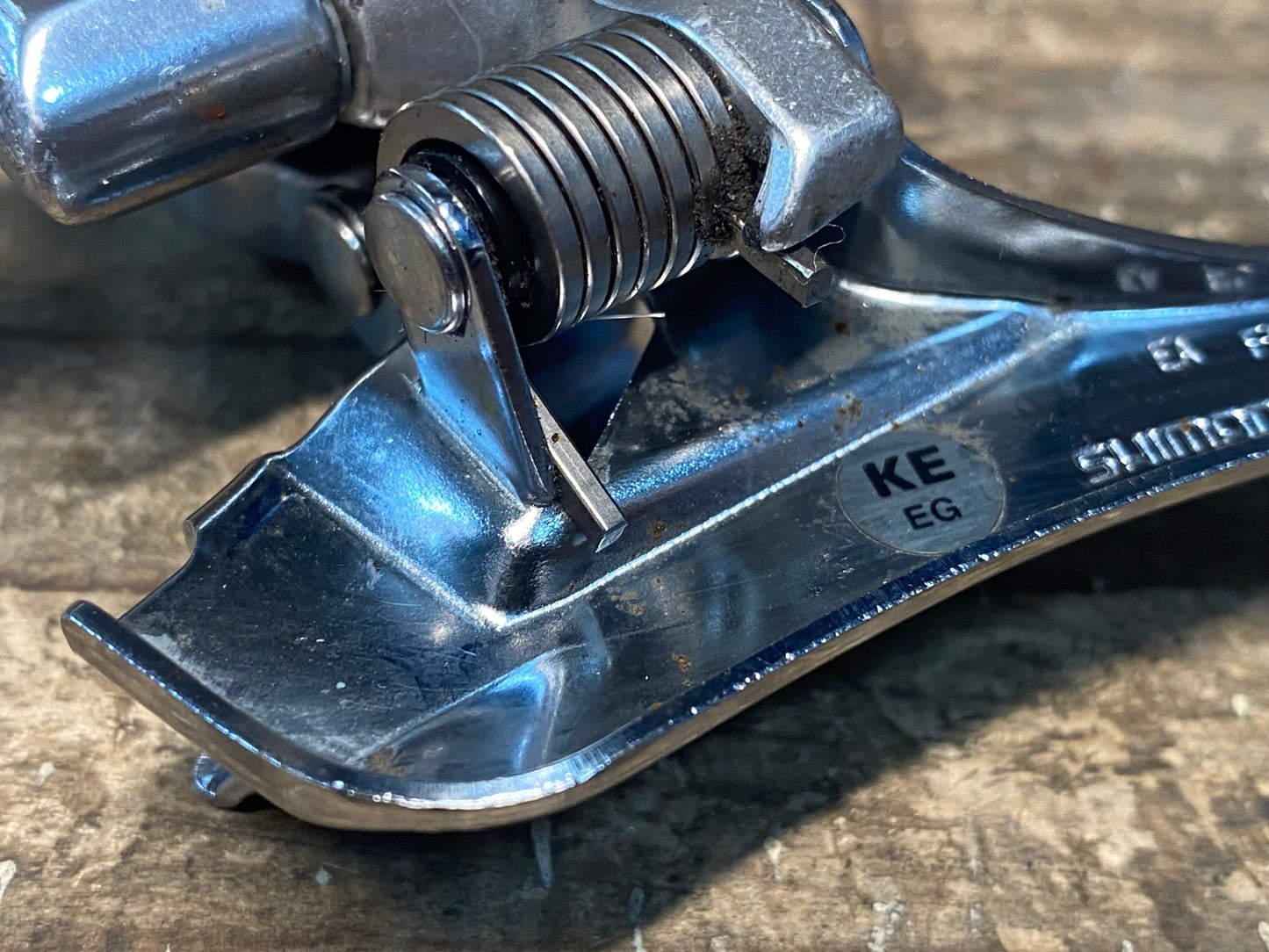 IN715 シマノ SHIMANO 105 FD-5600 フロントディレイラー 直付け