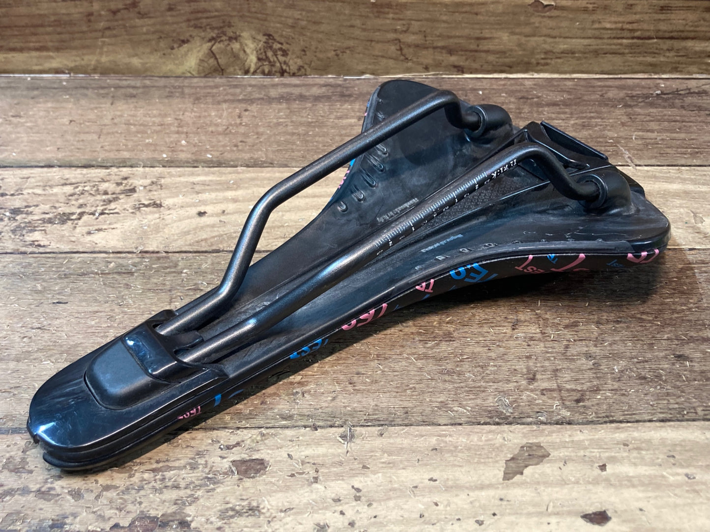 IL829 フィジーク fizik アンタレス ANTARES VERSUS EVO R3 サドル 黒 TEST LARGE