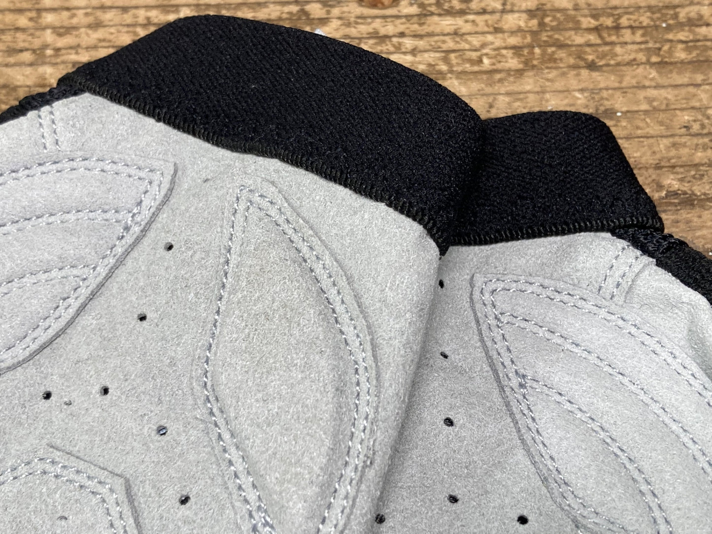 IY350 キャニオン CANYON 長指 クローブ 黒 XS