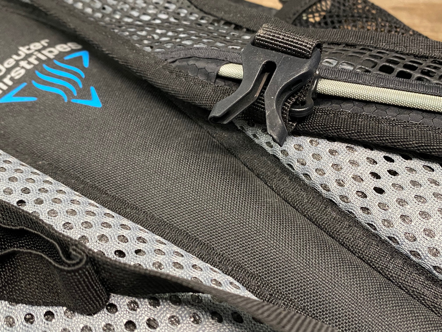 IR695 ドイター deuter race リュック バックパック 黒