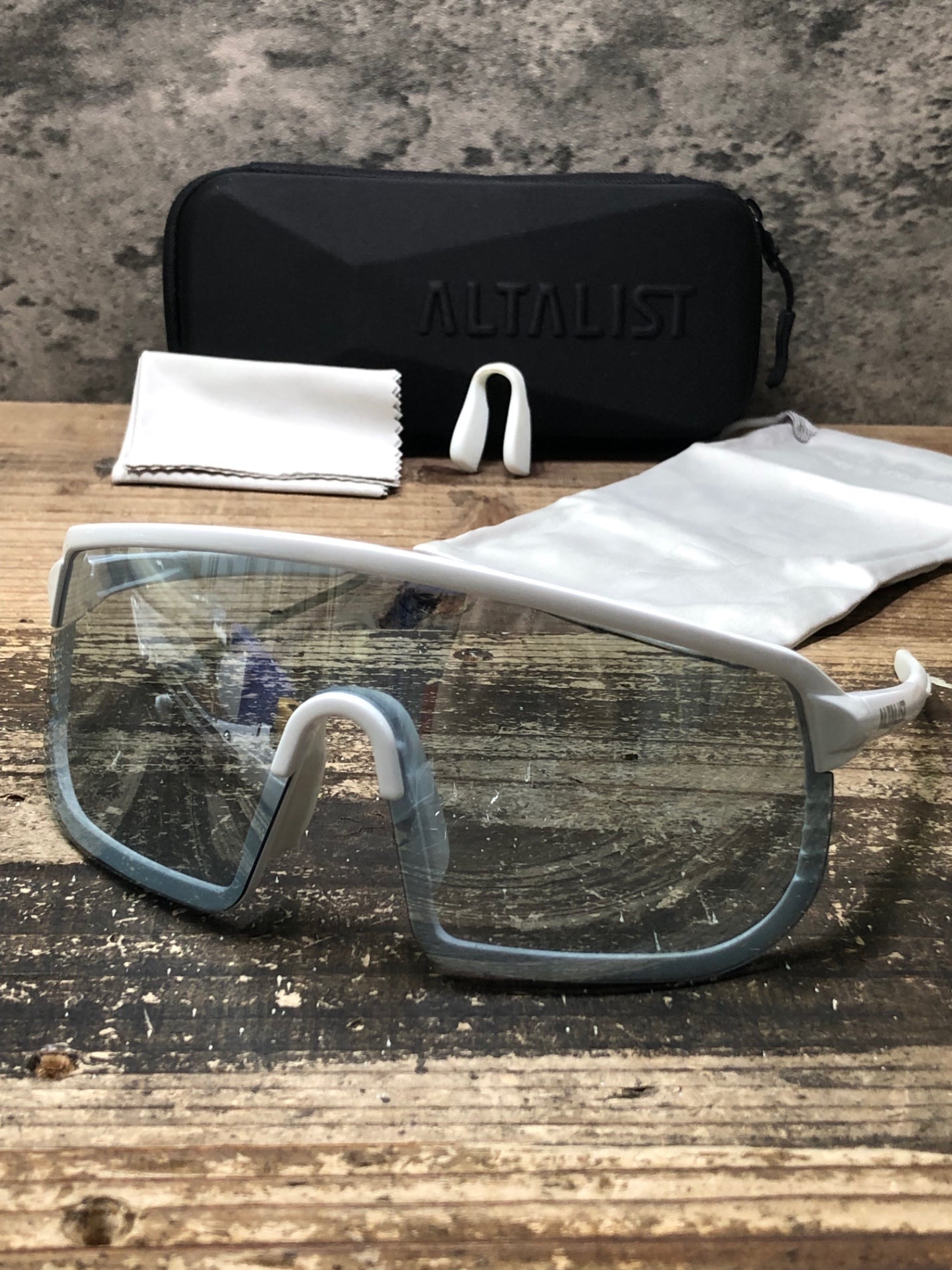 IY982 アルタリスト ALTALIST KAKU サングラス アイウェア 白 ※レンズ小傷