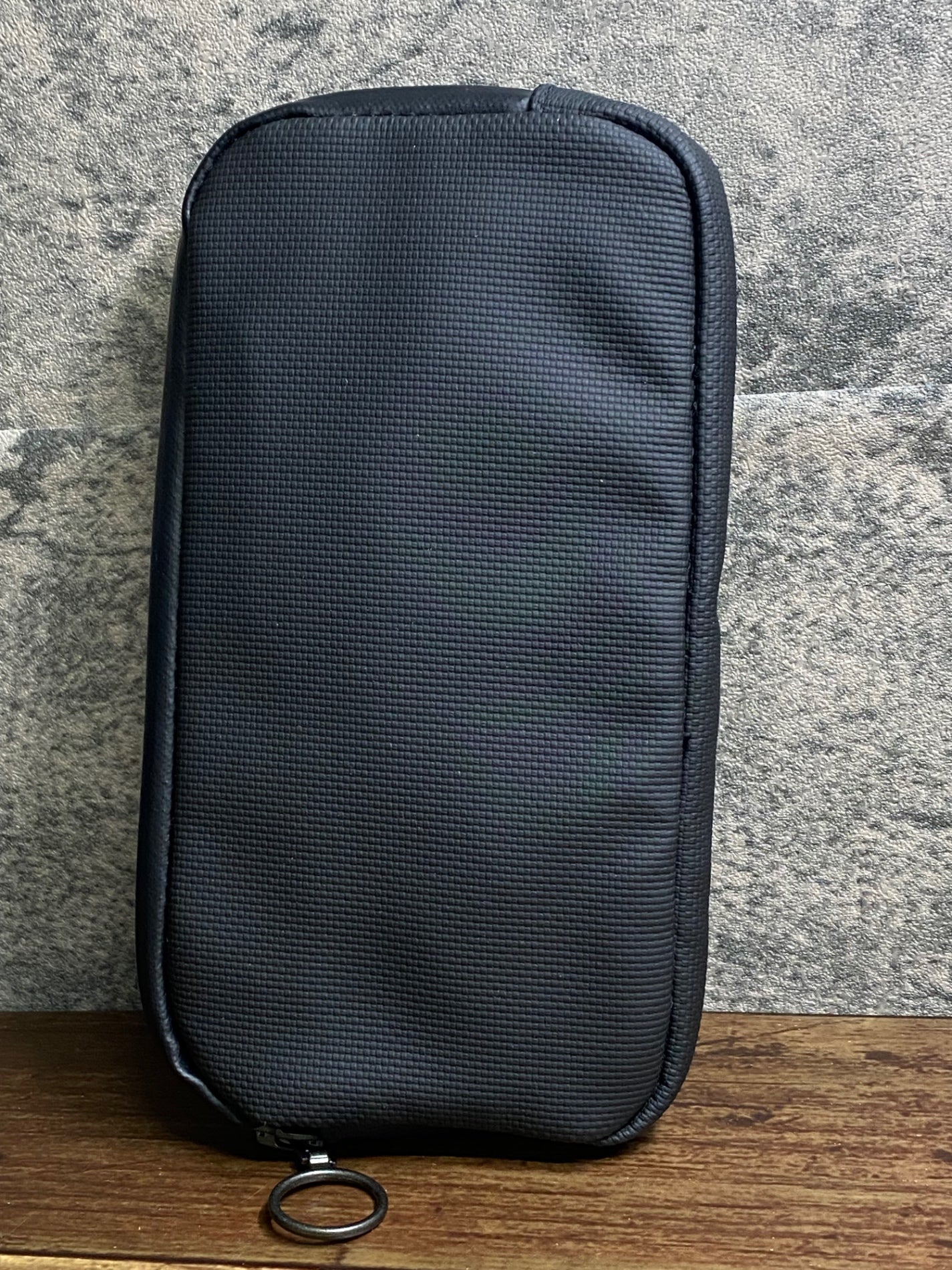 IZ250 ラファ Rapha エッセンシャルケース ESSENTIALS CASE 黒