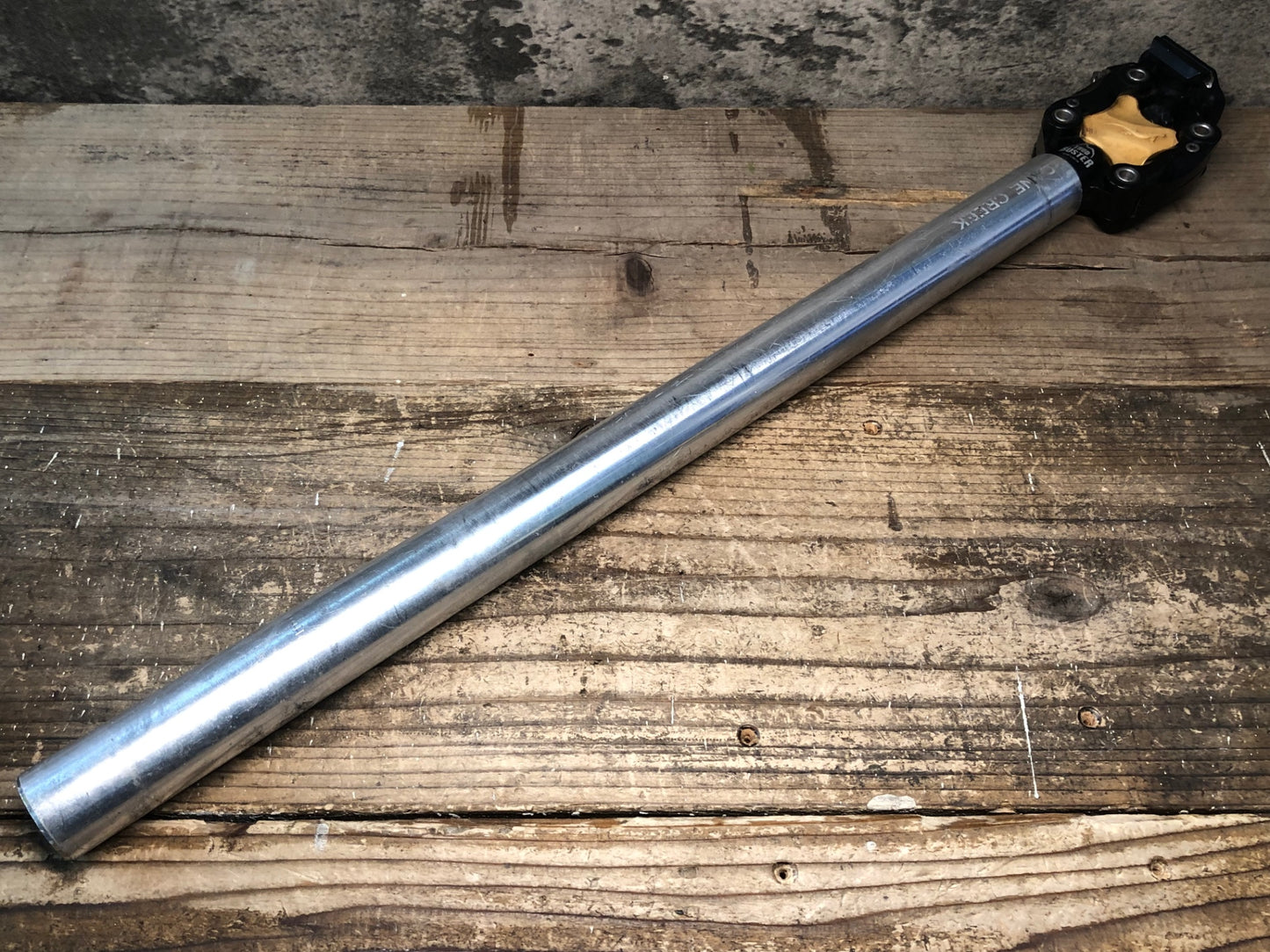 IJ745 ケーンクリーク CANECREEK THUD BUSTER サスペンション シートポスト Φ33.9 610mm