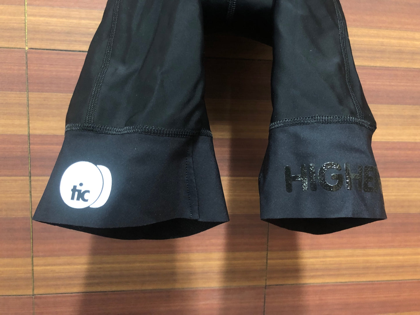 IO343 TICCC ビブショーツ 黒 S