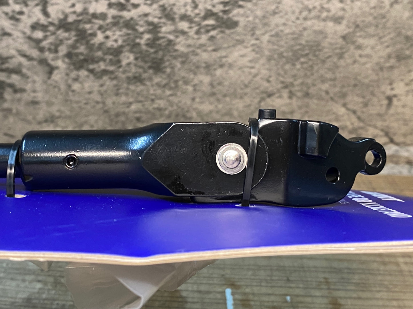 IV990 ジャイアント GIANT ESCAPE QR KICKSTAND