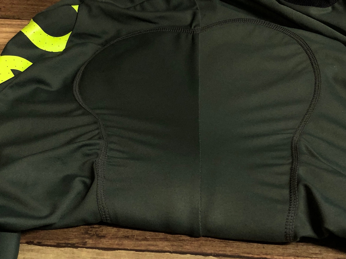 IL863 ブリコ BRIKO CLASSIC BIB 2.0 ビブショーツ カーキ L ロゴ汚れ