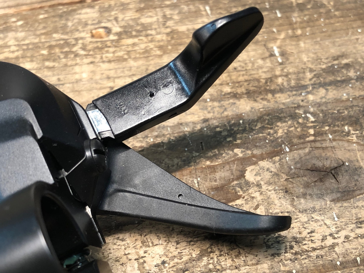 IW011 シマノ SHIMANO SL-U4000-9R シフトレバー 右