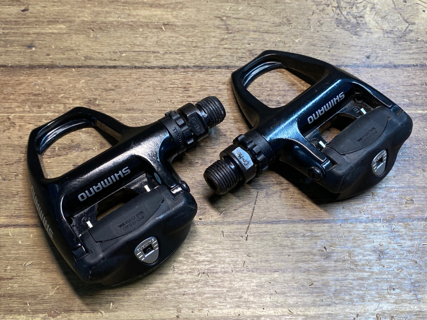 IZ020 シマノ SHIMANO LIGHT ACTION PD-R540 ビンディングペダル 黒