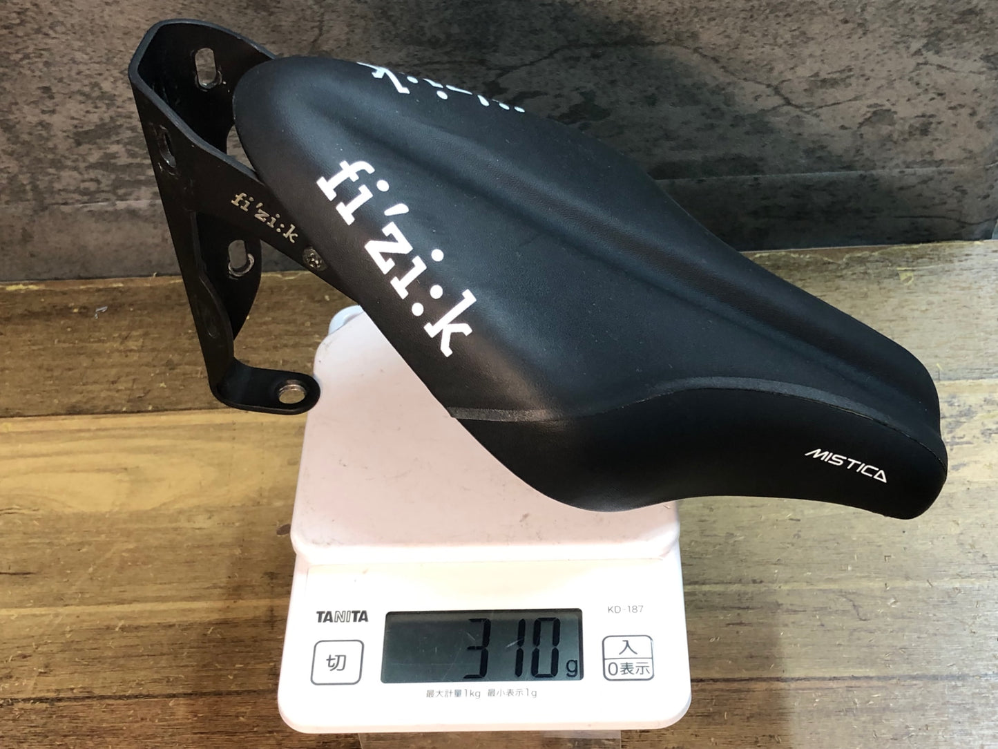 IX469 フィジーク fizik ミスティカ MISTICA サドル 黒 Regular TT kiumレール