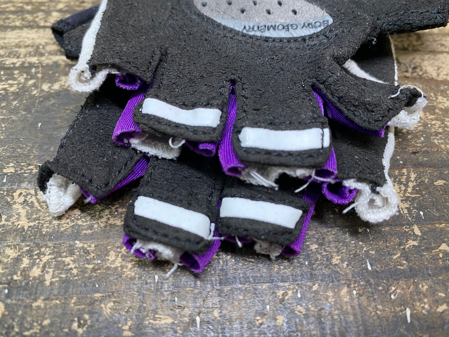 JB089 スペシャライズド SPECIALIZED GRAIL 指切り グローブ 白 紫 S