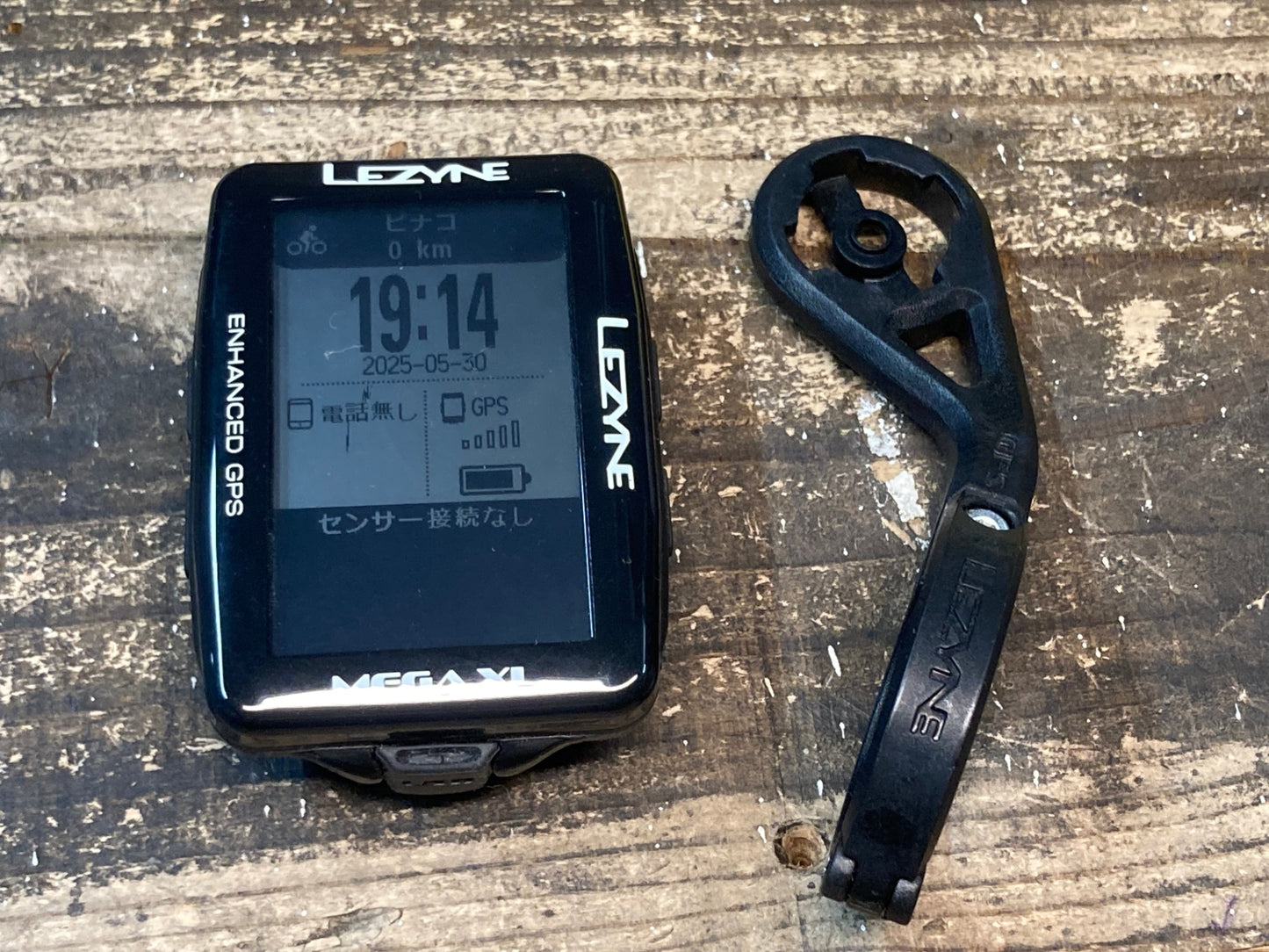 IJ372 レザイン LEZYNE メガ MEGA XL GPS サイクルコンピューター 本体のみ、マウント