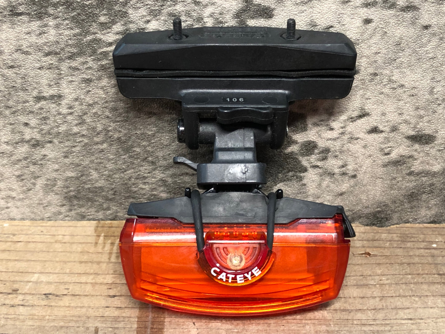 IP044 キャットアイ CATEYE ラピッド RAPID X3 テールライト リアライト サドルレールマウント付 点灯確認済