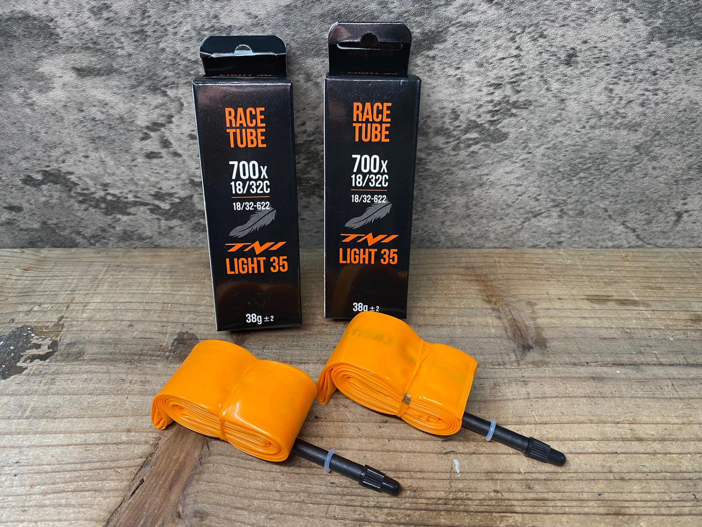 JB426 TNI LIGHT35チューブ 700x18/32C バルブ長85mm セット