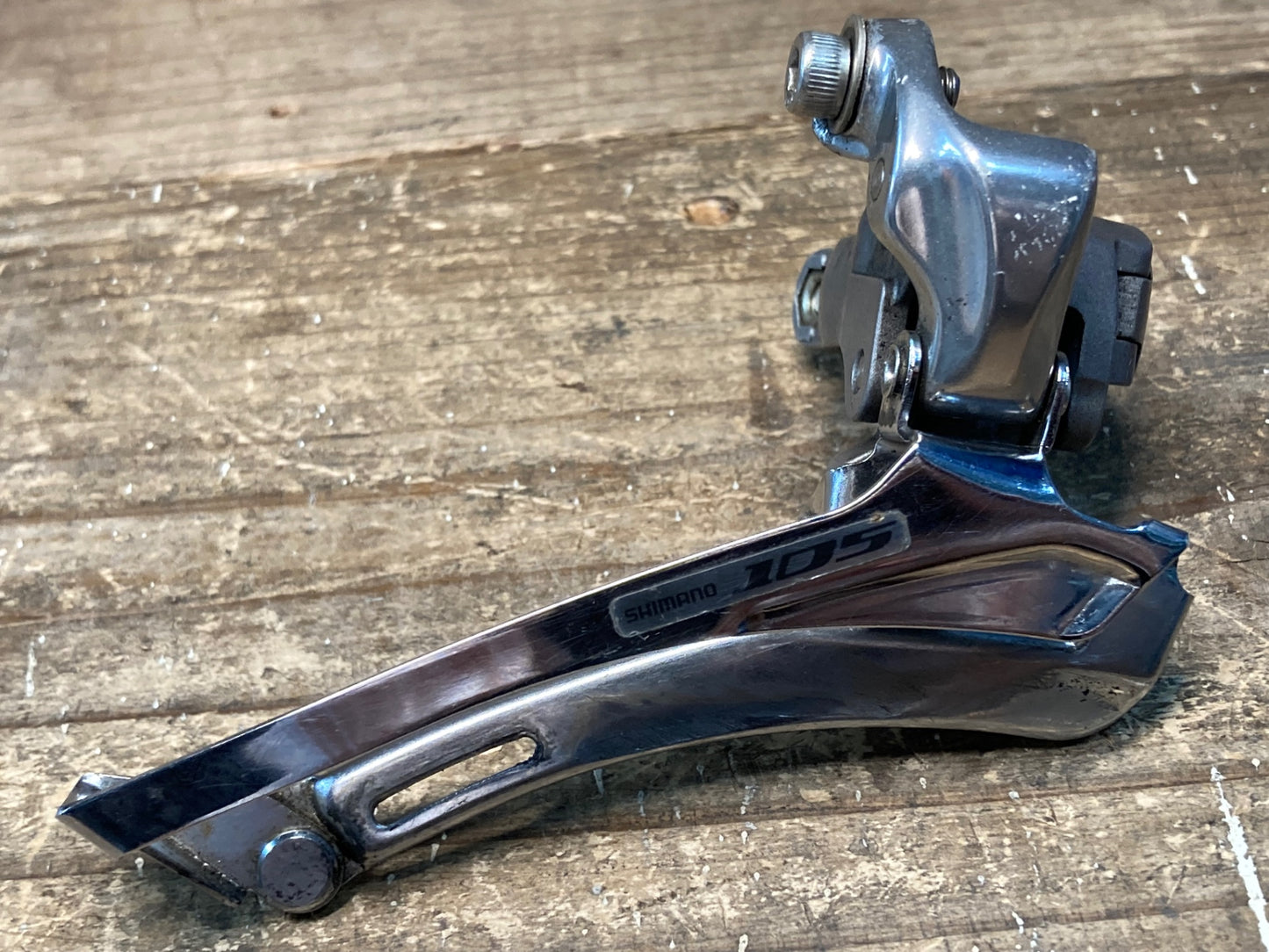 IN726 シマノ SHIMANO 105 FD-5700 フロントディレイラー バンド式 Φ31.8