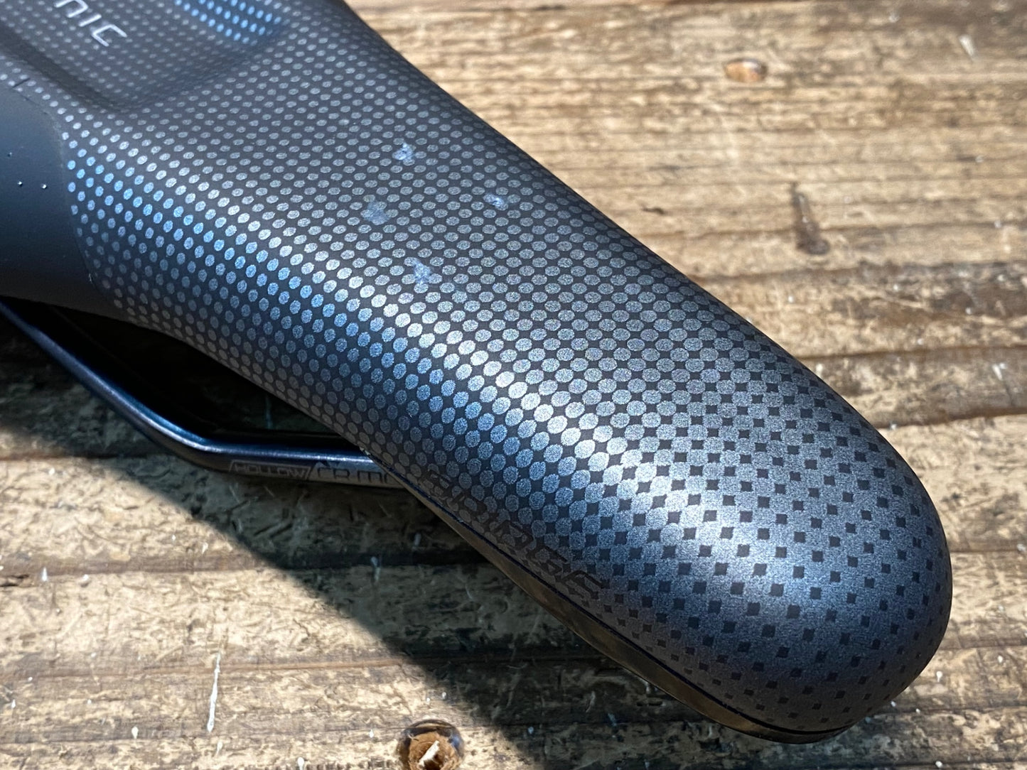 IX477 スペシャライズド SPECIALIZED ブリッジ BRIDGE mimic サドル 黒 143mm