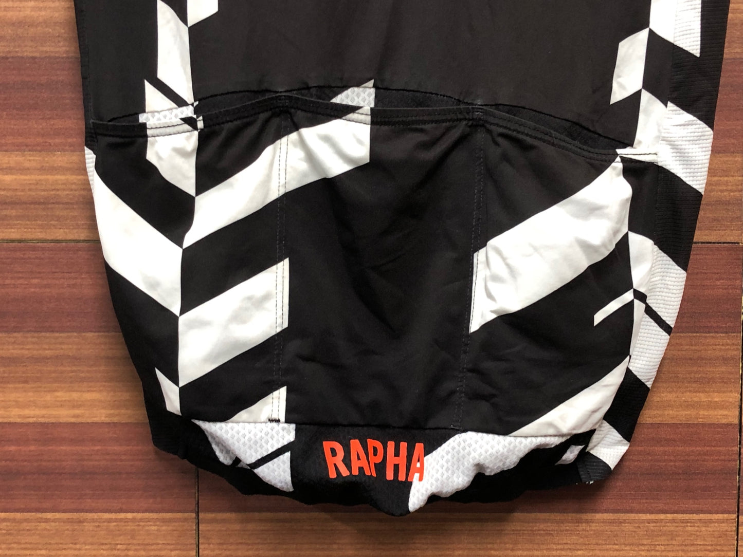 IK480 ラファ Rapha PRO TEAM AERO JERSEY 半袖 サイクルジャージ 黒 白 M