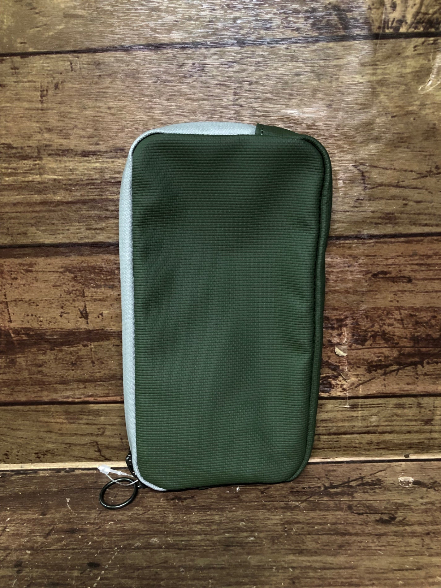 IK395 ラファ Rapha RAINPROOF ESSENTIALS CASE LARGE ポーチ オリーブ