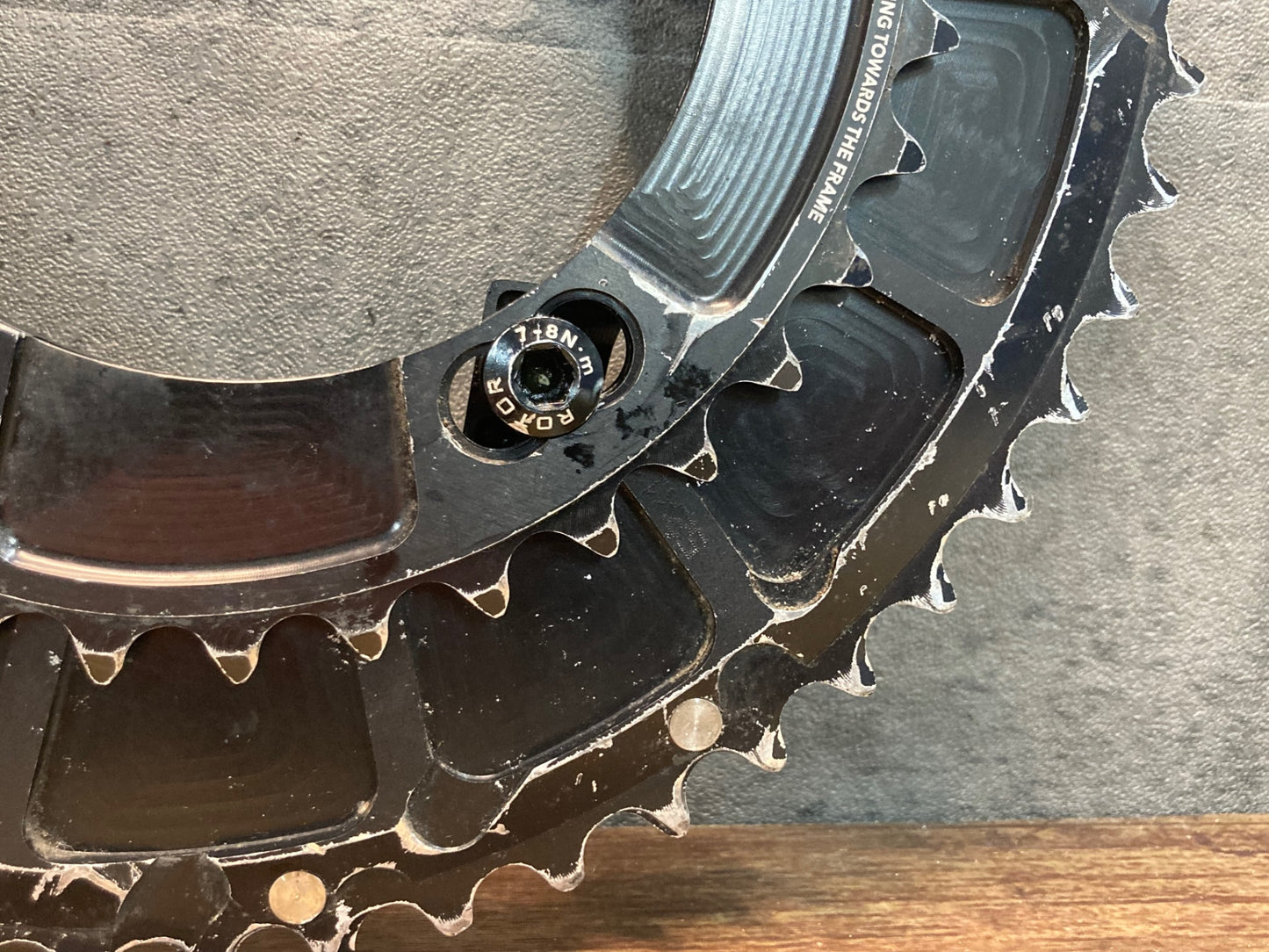 IQ326 ローター ROTOR QRINGS AERO チェーンリング 52/36T 4ARM PCD110