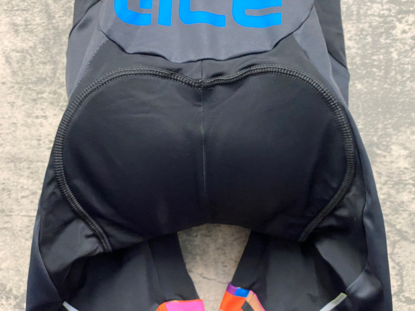 JA629 アレ ALE ビブショーツ 黒 S