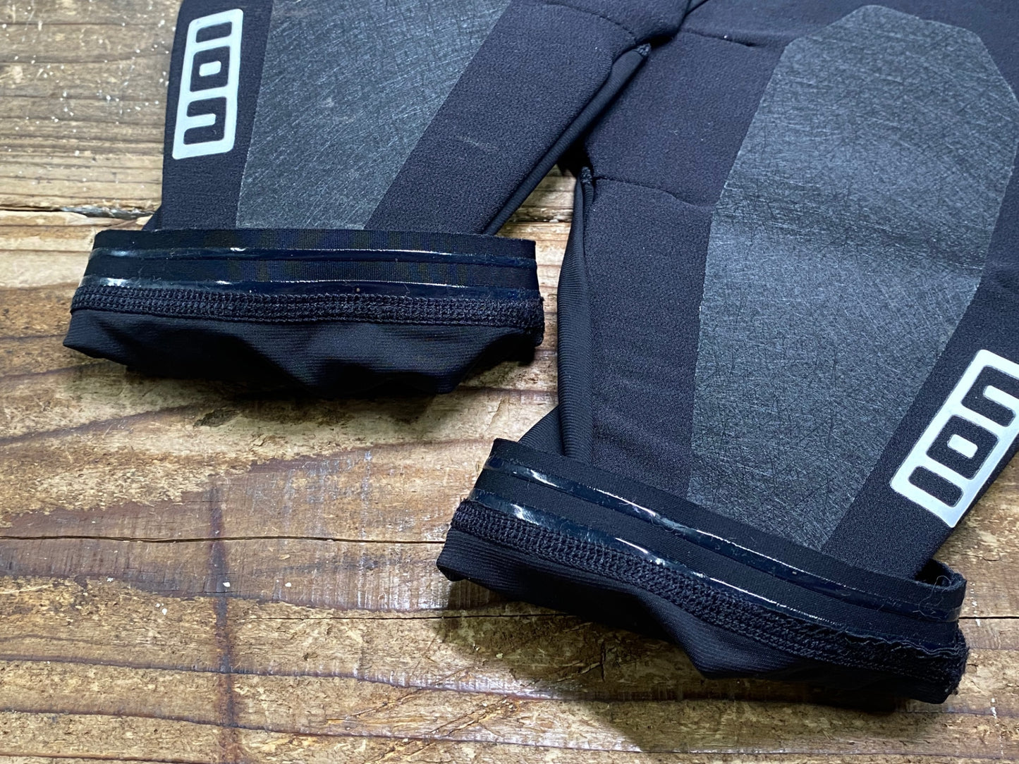 IW498 アイオン ION K-SLEEVE AMP ニーガード 黒 M