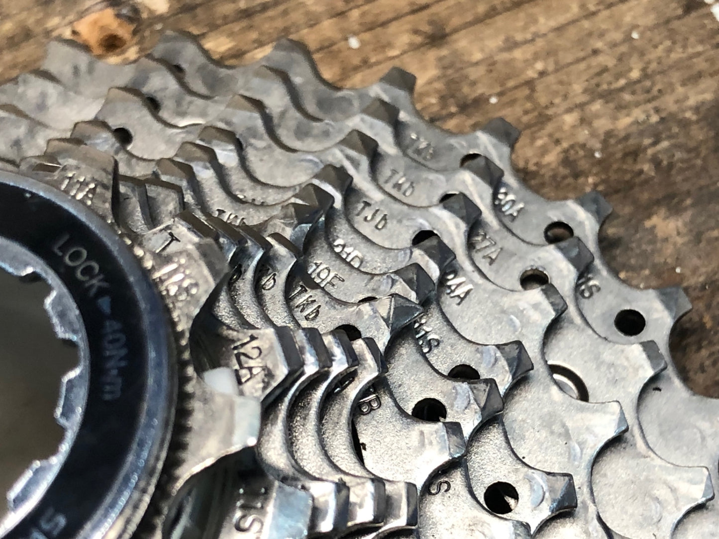 IQ488 シマノ SHIMANO 105 CS-R7000 スプロケット 11S 11-30T