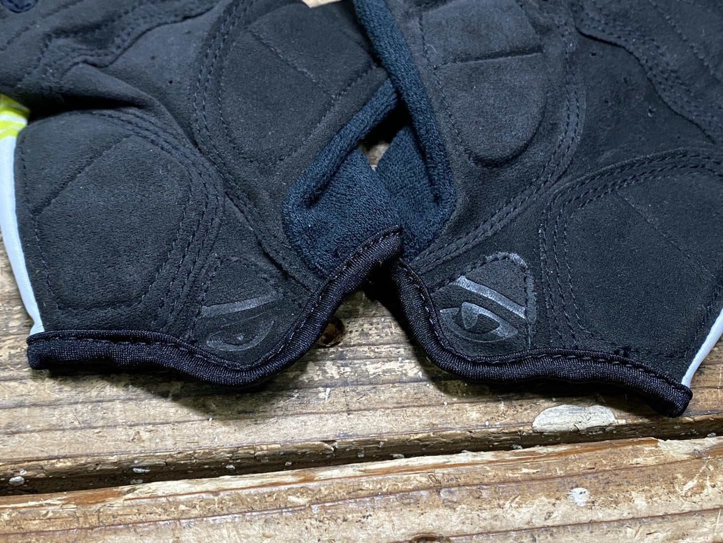 IS733 ジロ GIRO 指切り グローブ 黒 黄 L