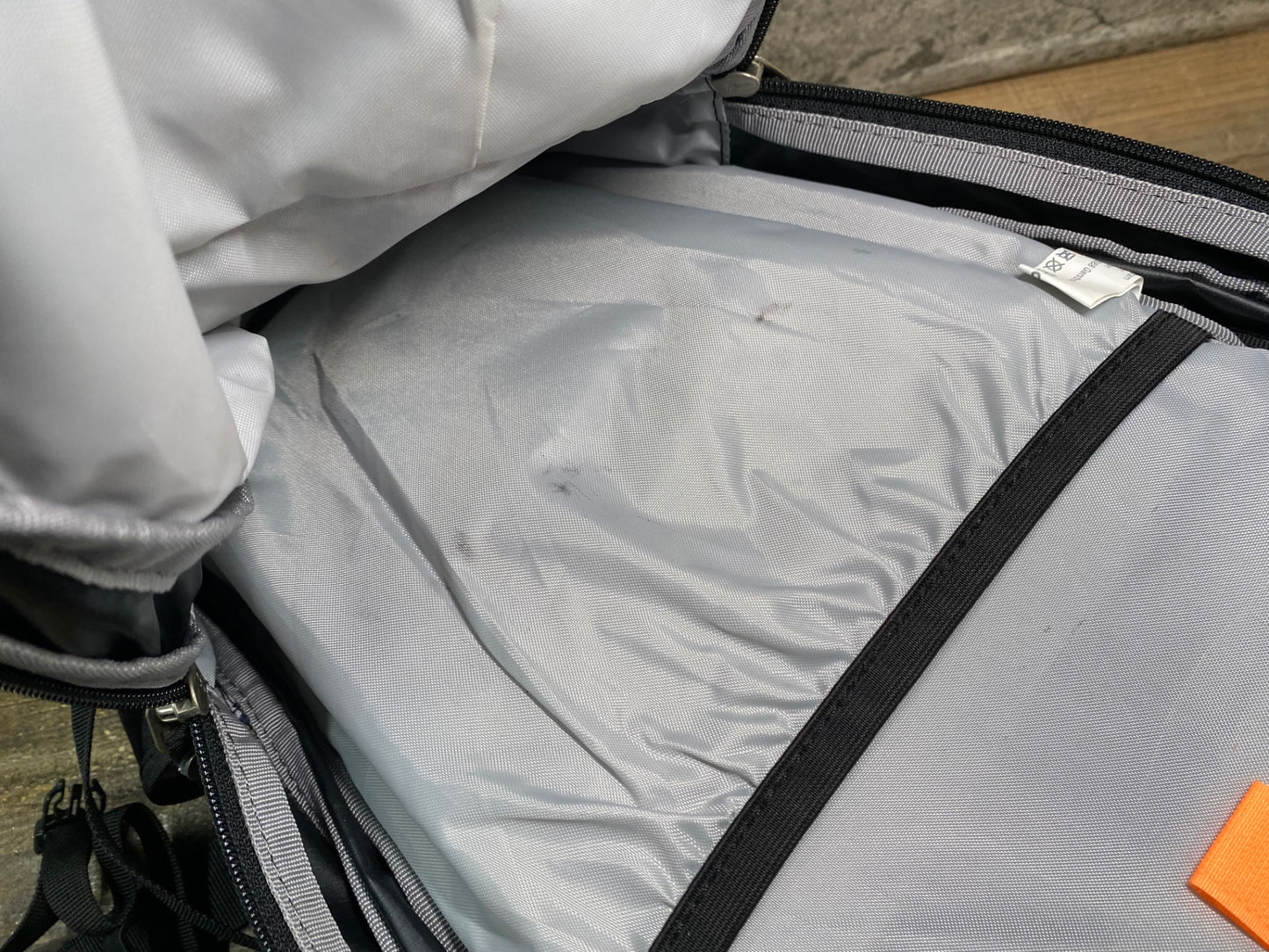 IQ988 ドイター deuter レース Race EXP AIR 14+3 リュック バックパック 黒