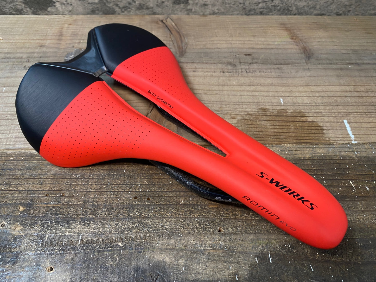 IP416 スペシャライズド SPECIALIZED S-WORKS Romin Evo サドル 赤 155mm カーボンレール