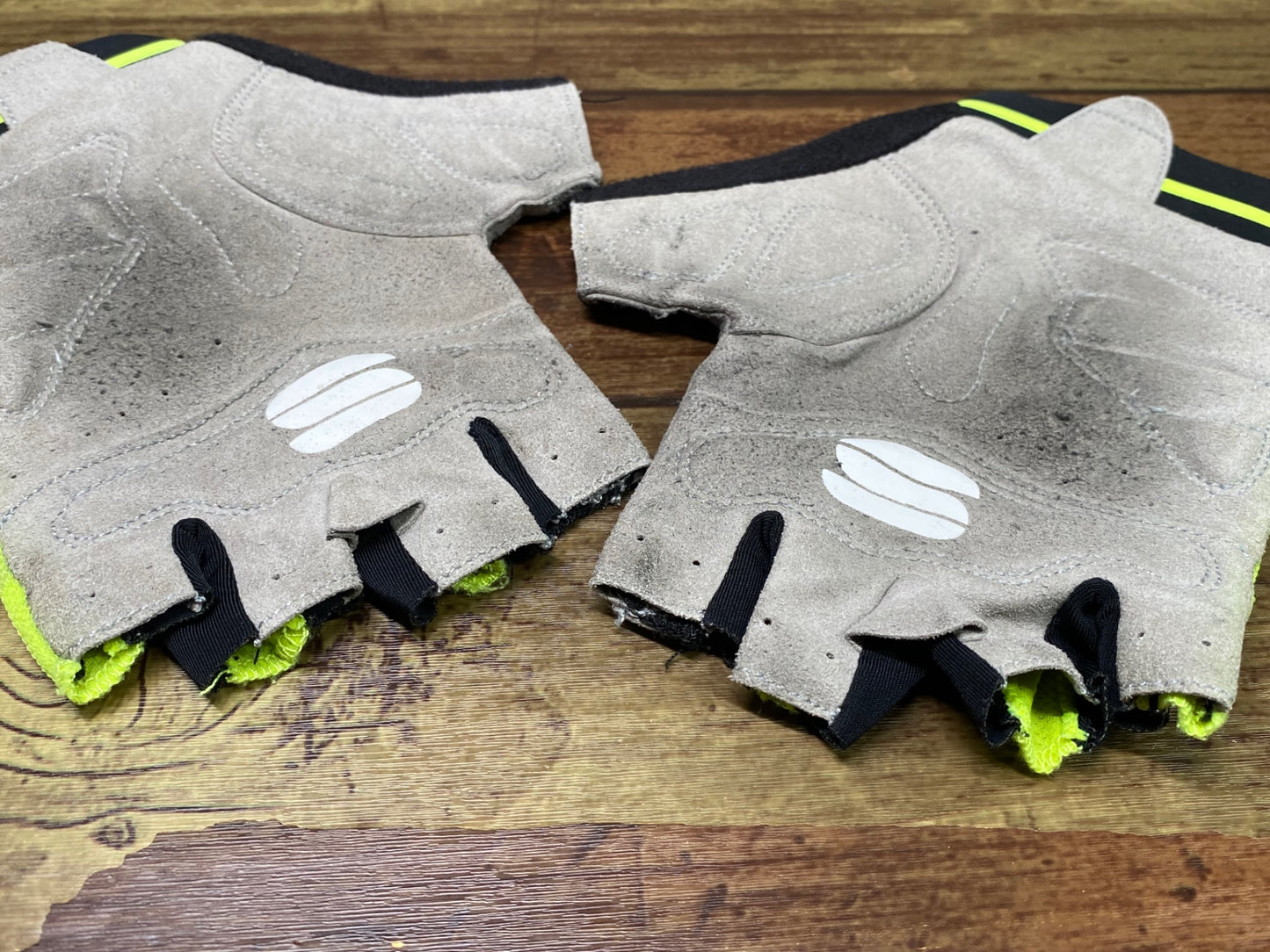IY619 スポーツフル Sportful 指切り グローブ 黒 黄 ※サイズ不明、タグカット