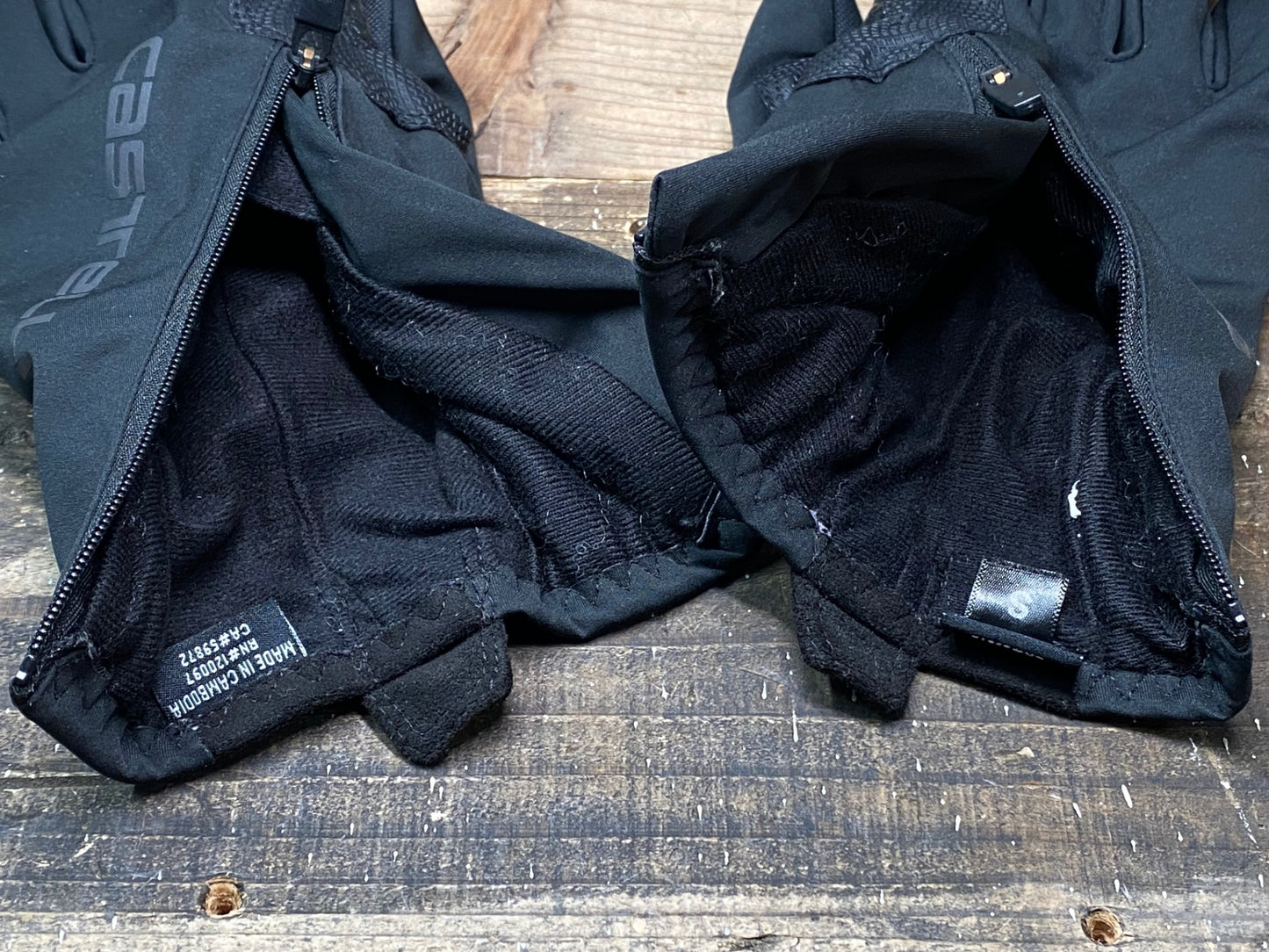 IQ828 カステリ CASTELLI ROSSO CORSA 長指 グローブ 黒 S 裏起毛