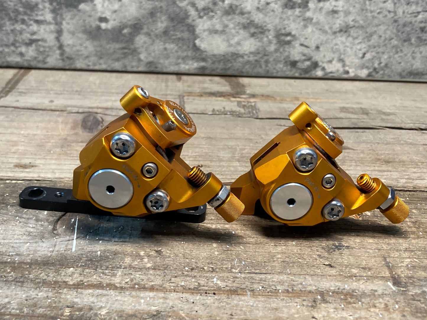 IO668 グロータック GROWTACH イコール EQUAL ディスクブレーキ キャリパー 機械式 ゴールド