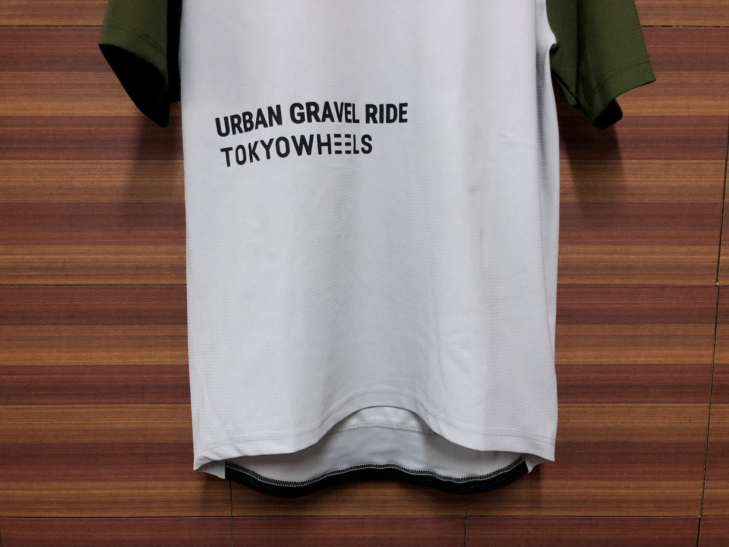 IU747 トウキョウウィールズ TOKYO WHEELS 半袖 Tシャツ グレー オリーブ XL