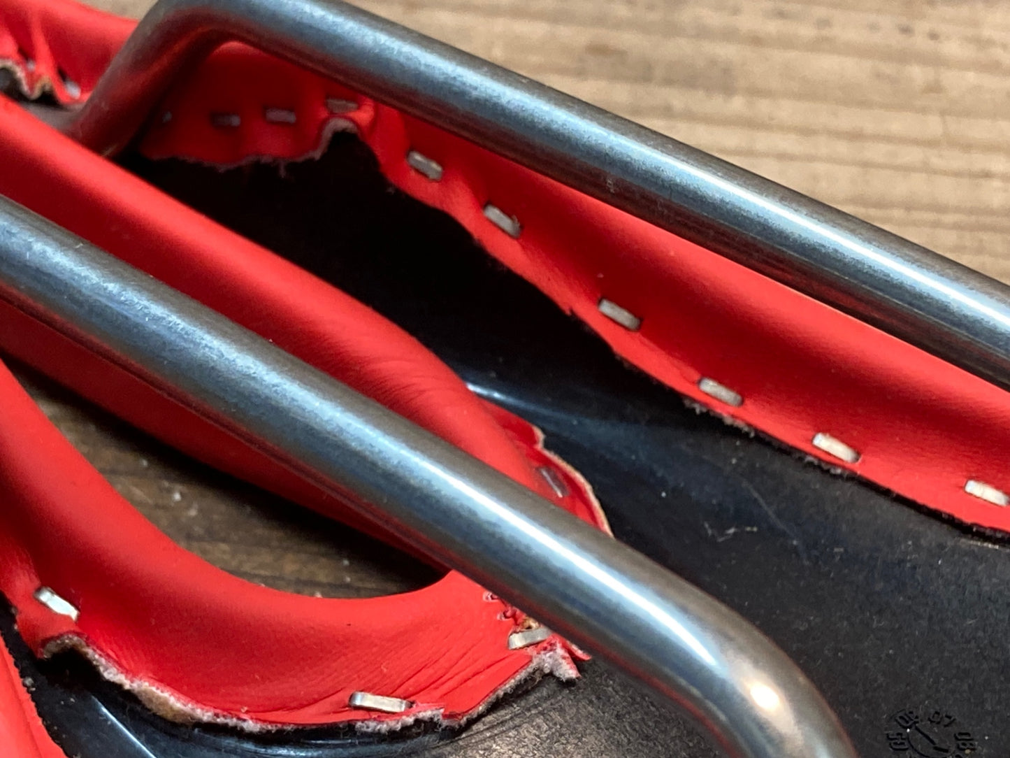 IP741 ism ADAMO Racing サドル トライアスロン クロモリ/チタンレール 赤