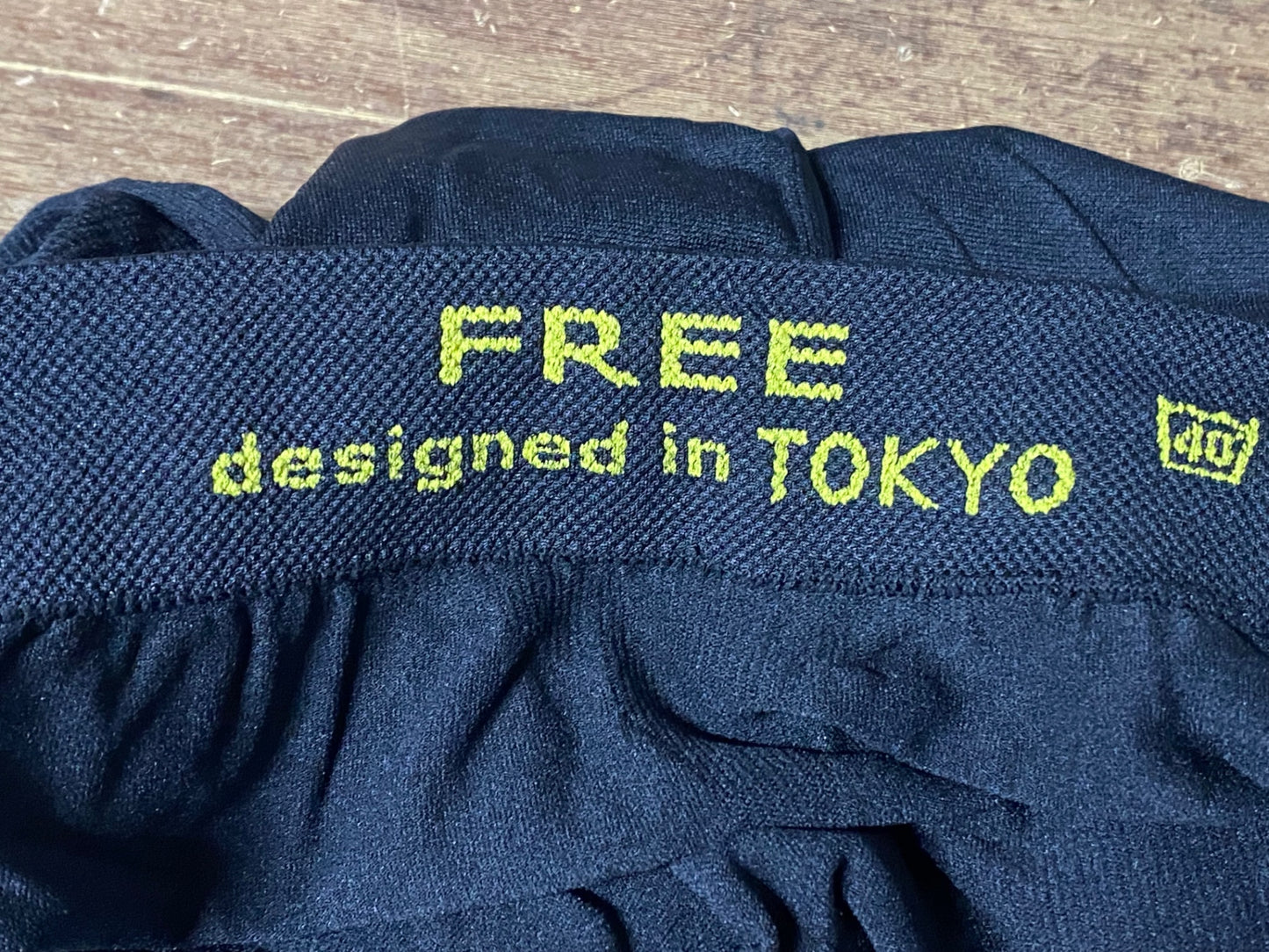 IP605 ナリフリ narifuri ビトーンズ BETONES フリーフィットレギンス 黒 FREE