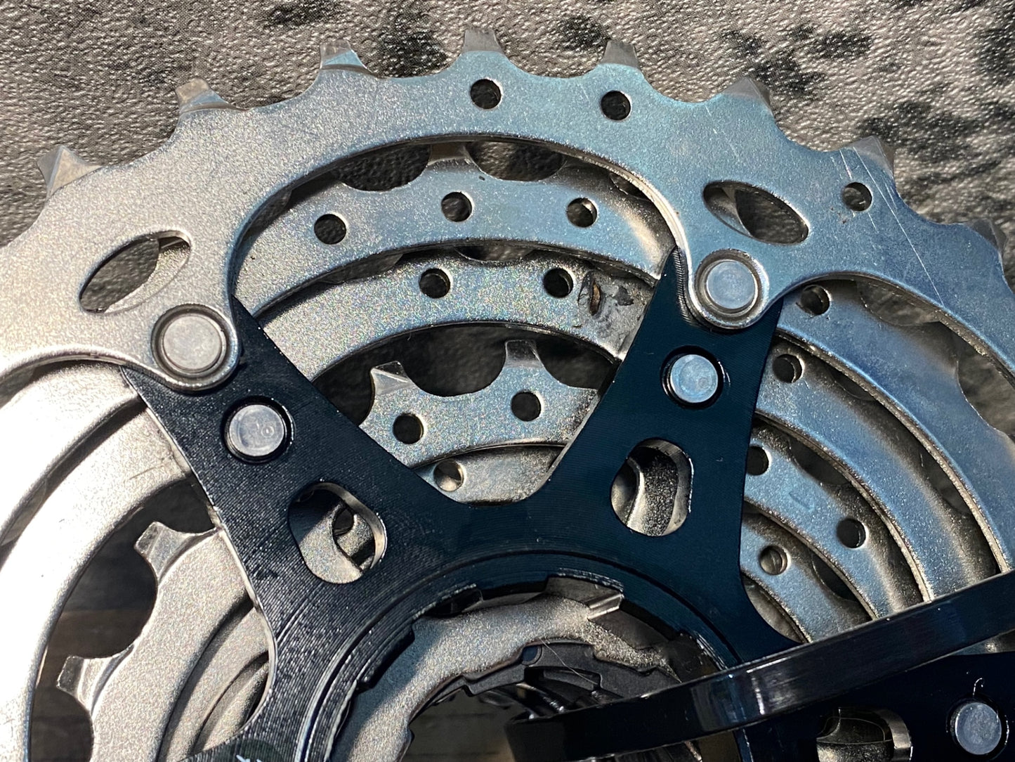 IW628 シマノ SHIMANO 105 CS-R7000 スプロケット 11-32T 11S